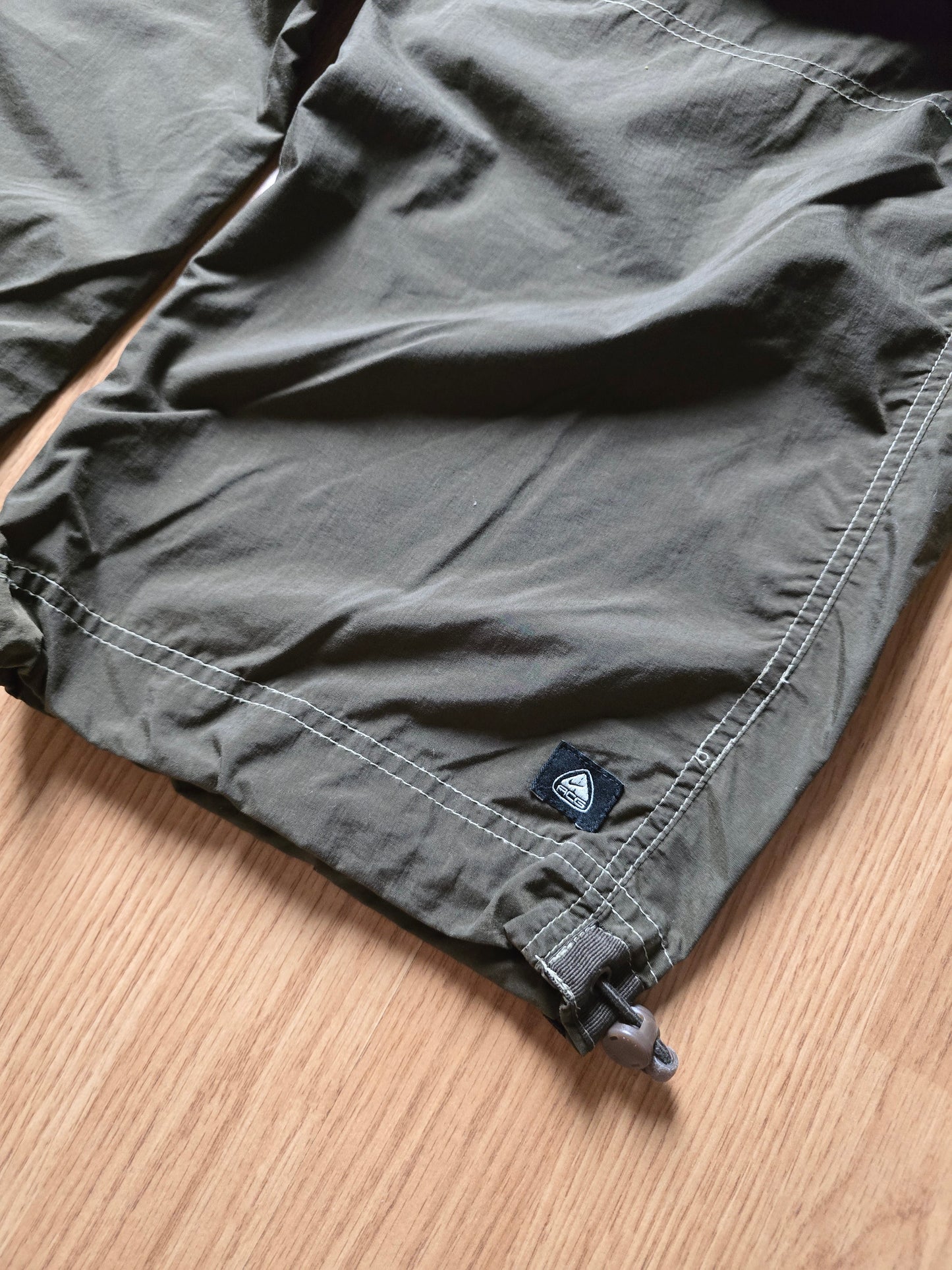 Vintage Nike ACG Baggy Parachute Pants (M)