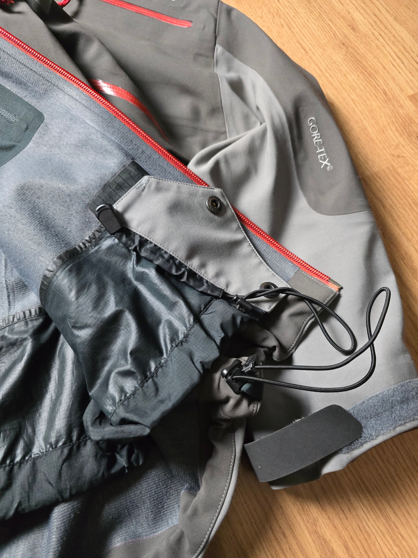 Vintage Arc'teryx Gore-tex Stingray Jacket (S)