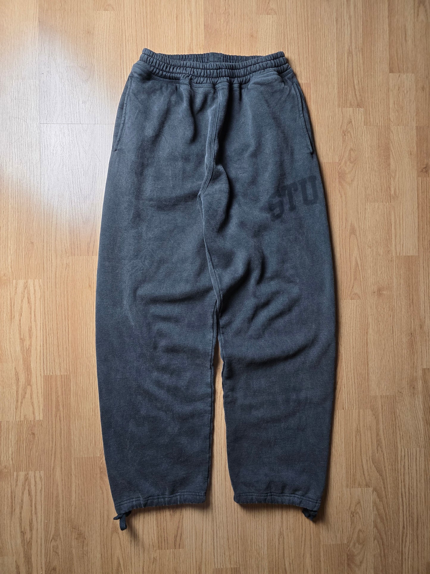 Stussy Baggy Faded Graphic Fleec Pant/Joggers (M)