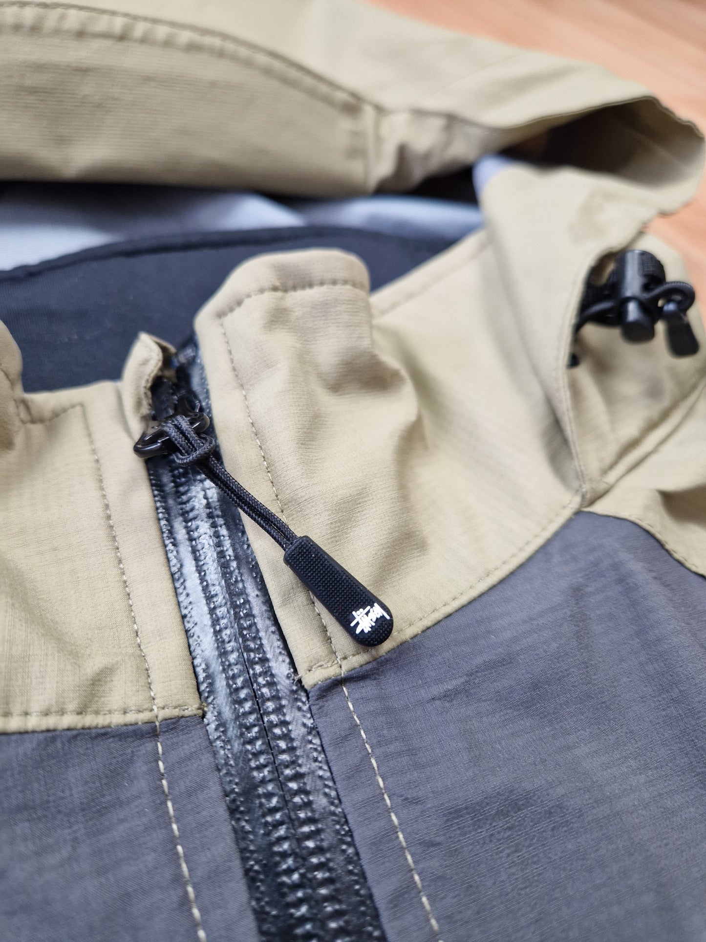 Stussy Taped Seam Rain Shell Jacket (M)