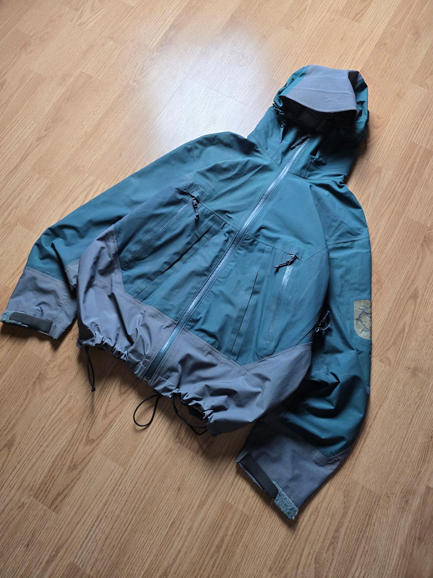 Vintage Arc'teryx Gore-tex Colour Block Jacket (M/L)