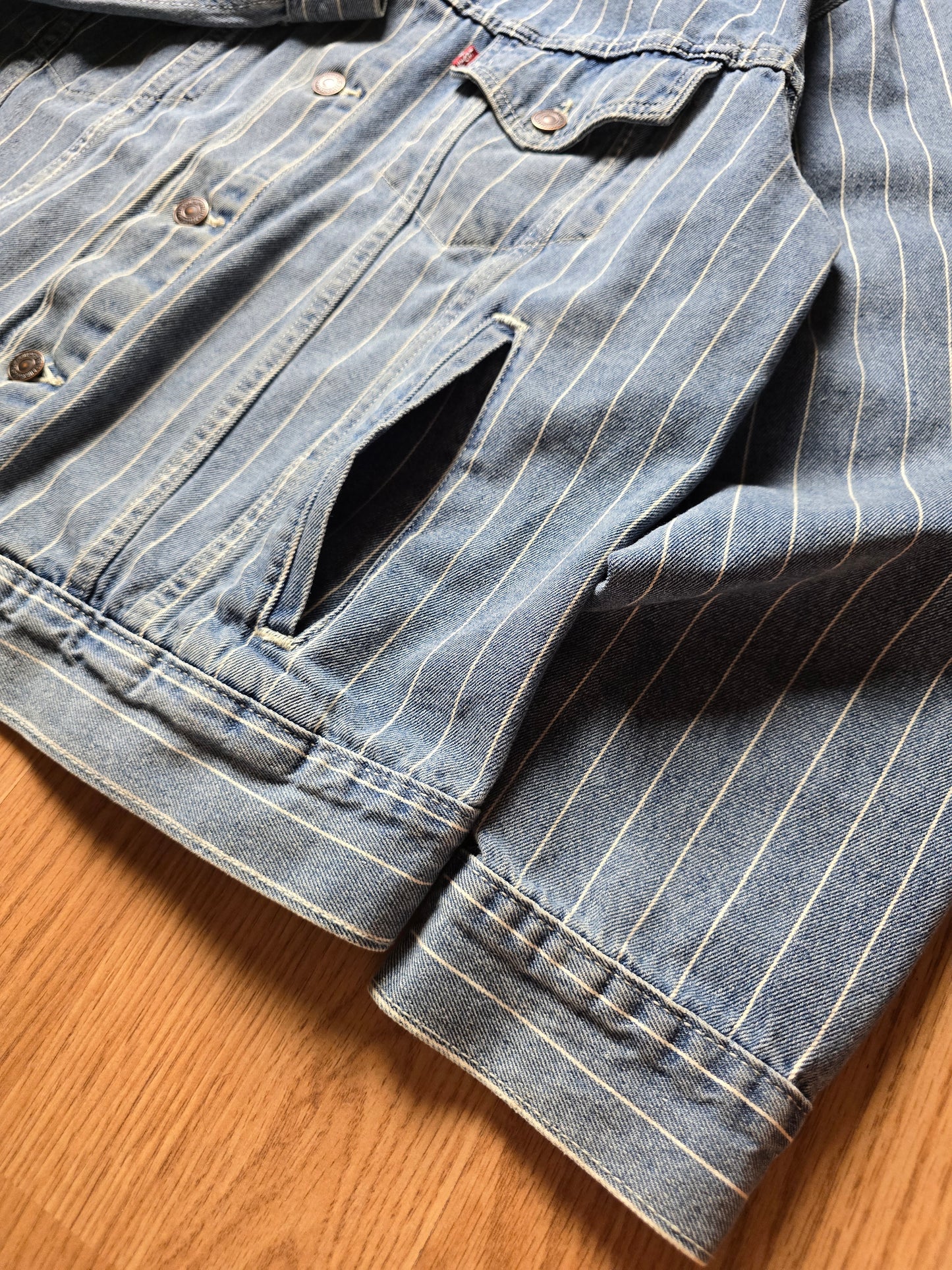 Rare Supreme x Levis Pin Stripe Denim Trucker Jacket (M)