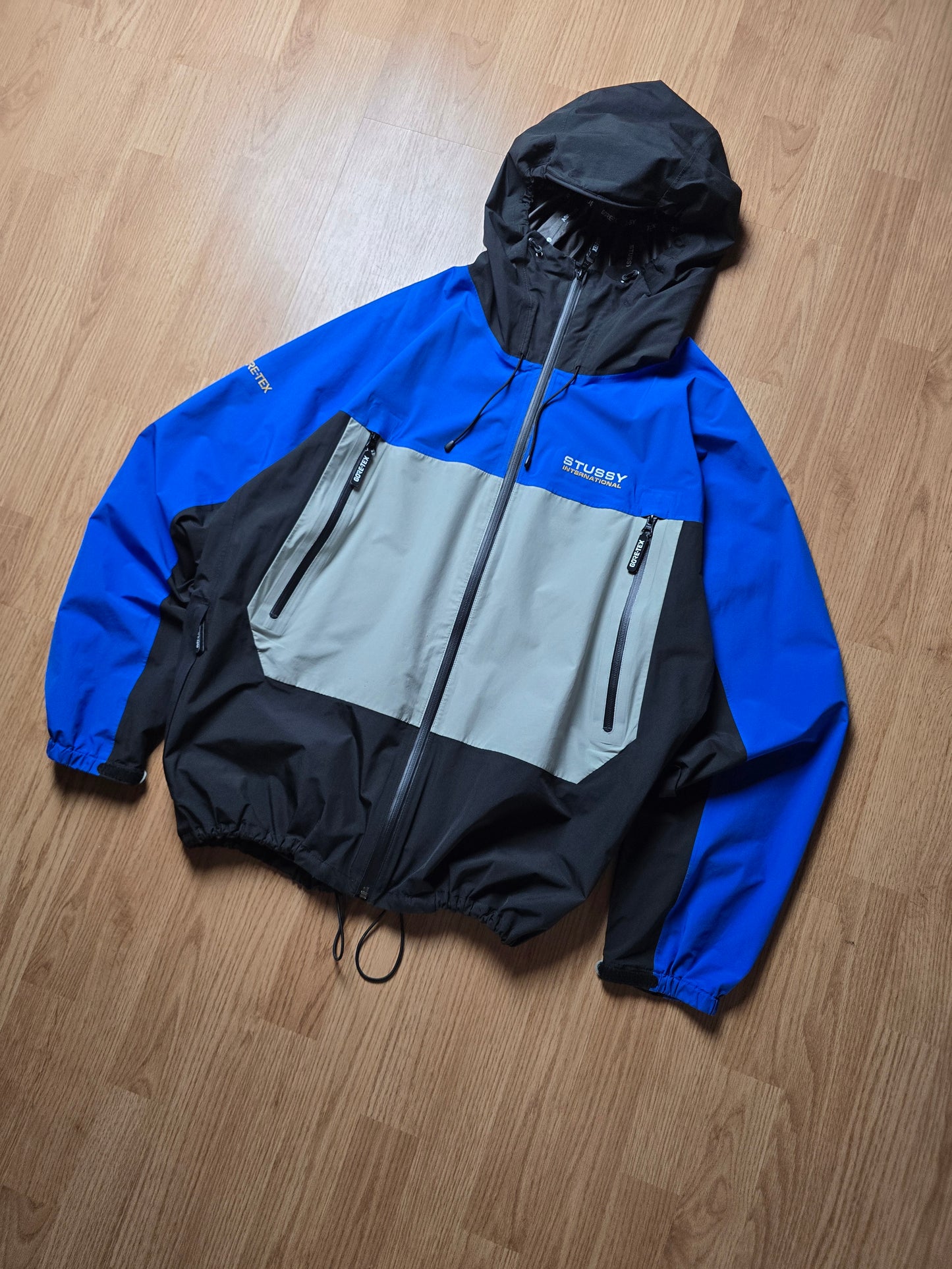 RARE Stussy Gore-tex Rainroom Shell Jacket (M)