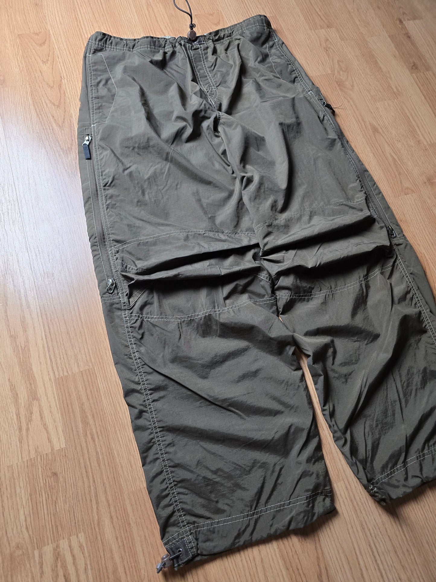 Vintage Nike ACG Baggy Parachute Pants (M)