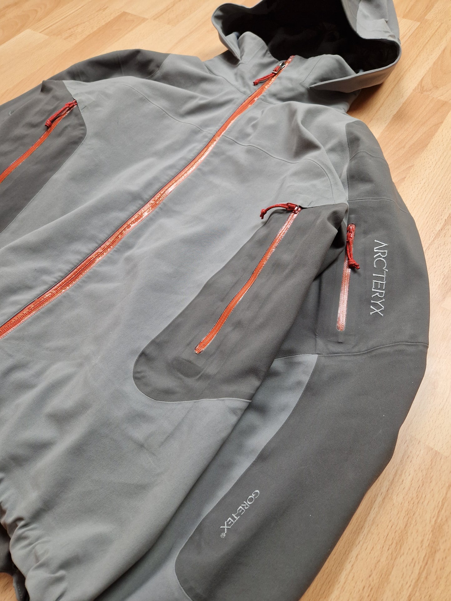 Vintage Arc'teryx Gore-tex Stingray Saltilo Jacket (L)