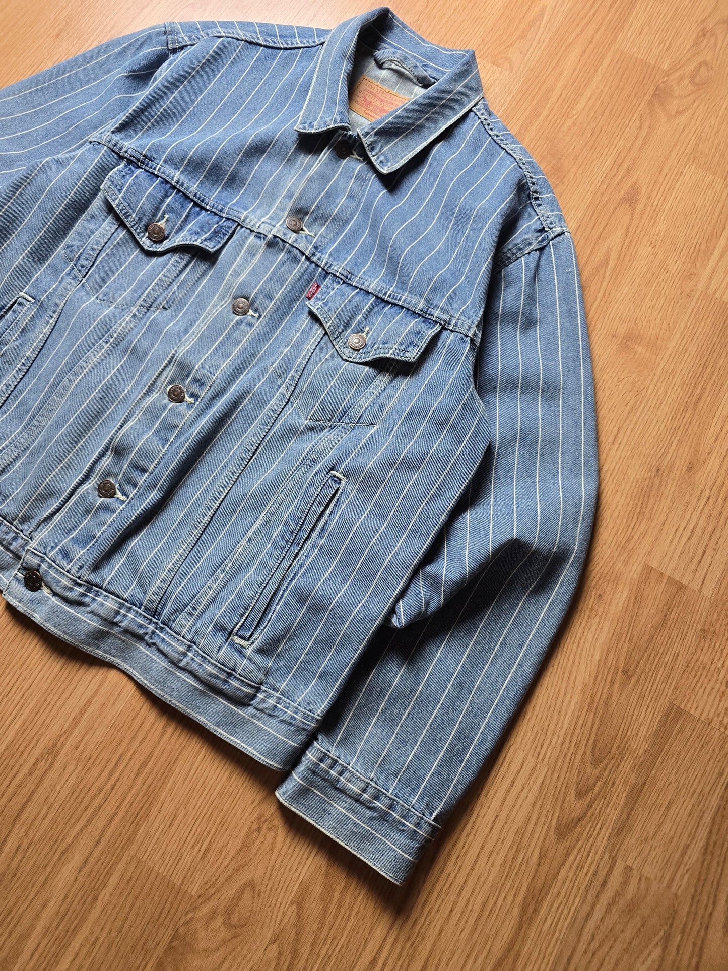 Rare Supreme x Levis Pin Stripe Denim Trucker Jacket (M)