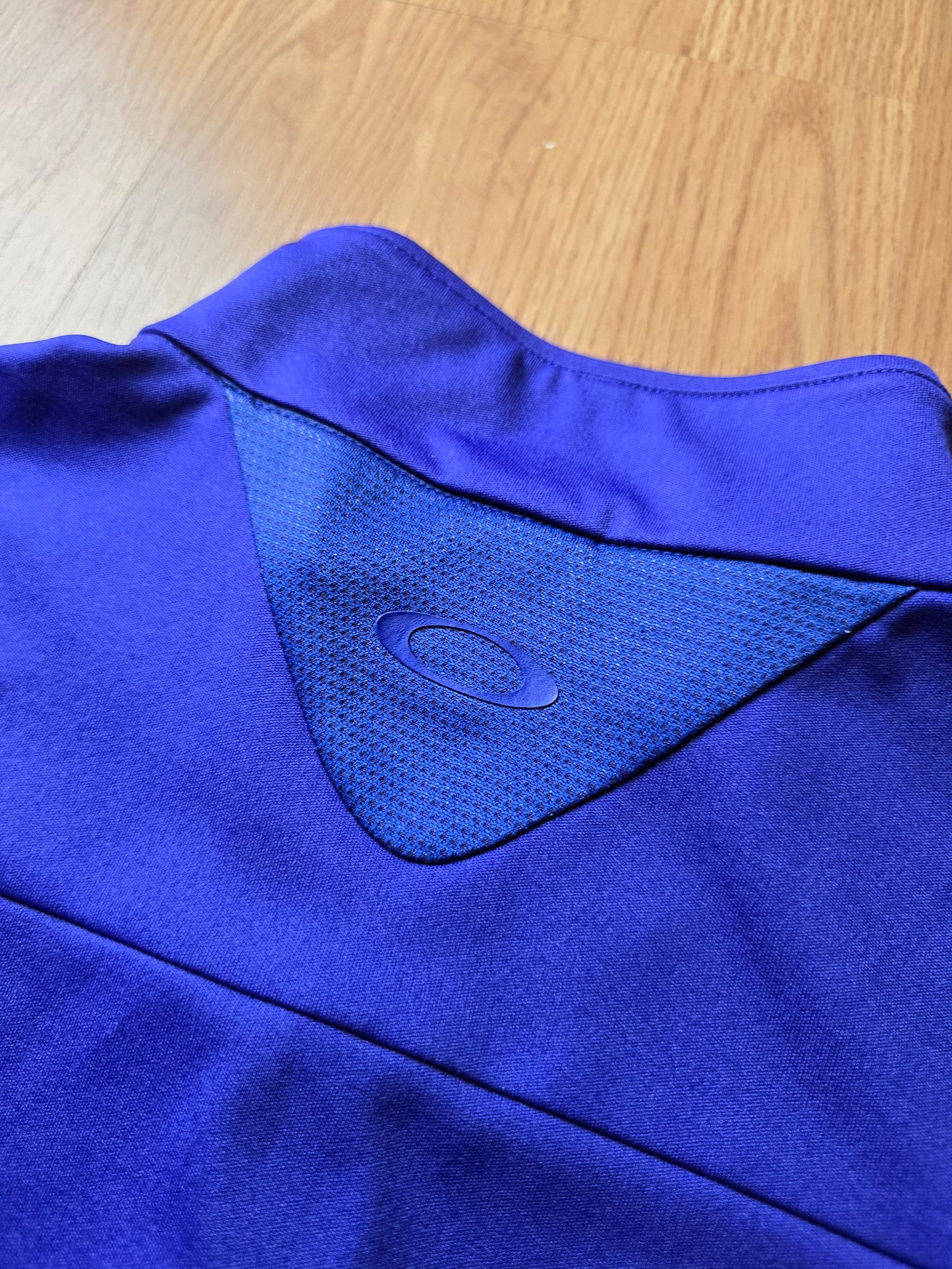 W/ Oakley 1/4 Zip Golf Top (L)