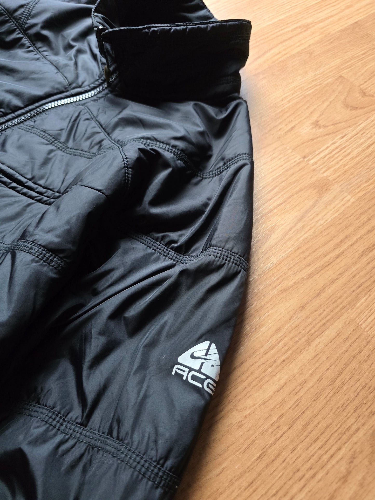 00s Nike ACG Padded Arm Logo Jacket (M)