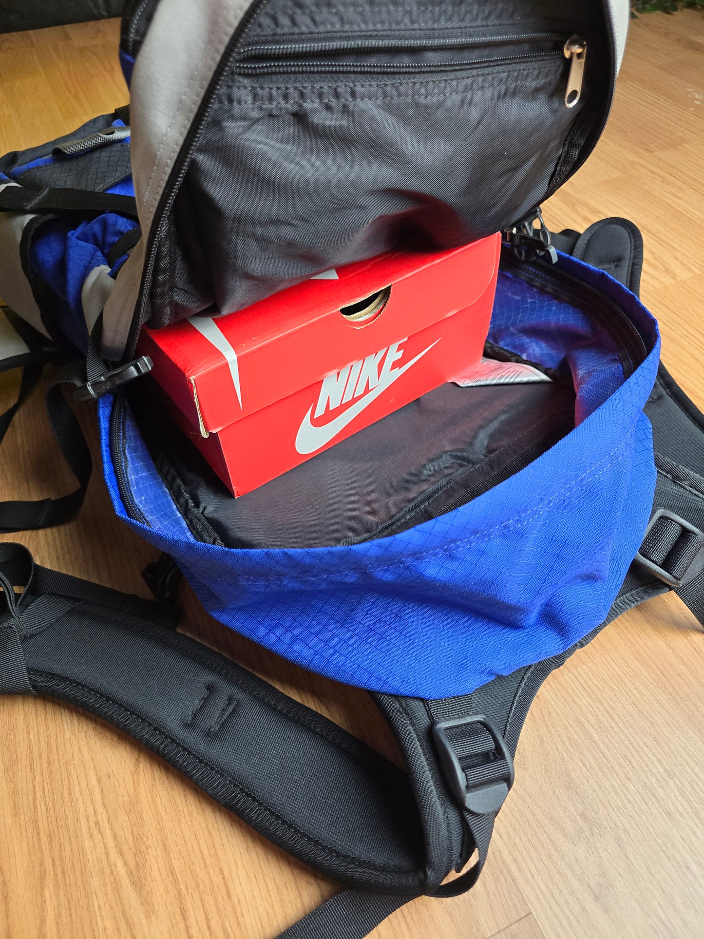 Vintage 90s Nike ACG 40L Technical Backpack