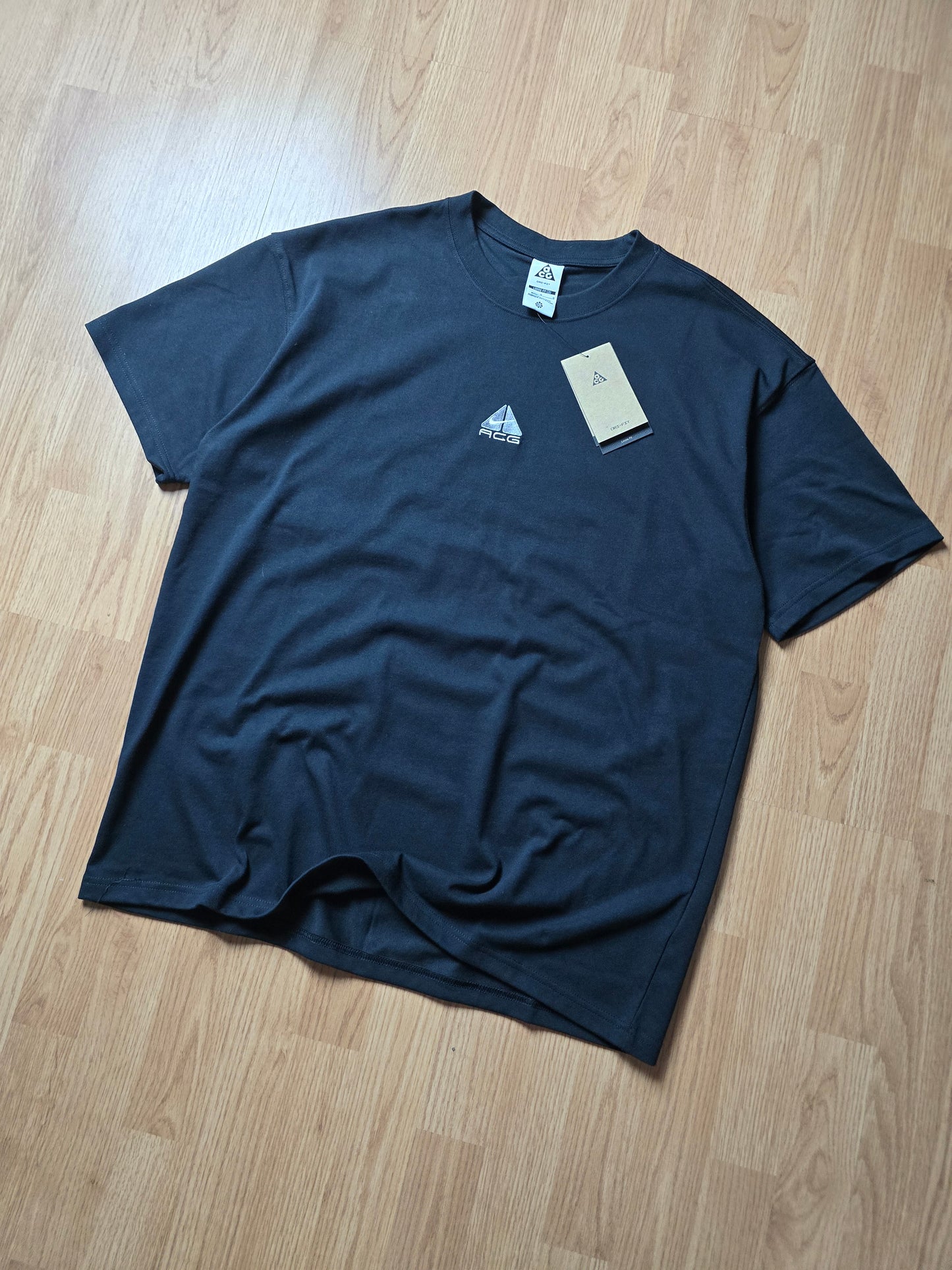 Nike ACG Embroidered Lungs Tee BNWT (L)