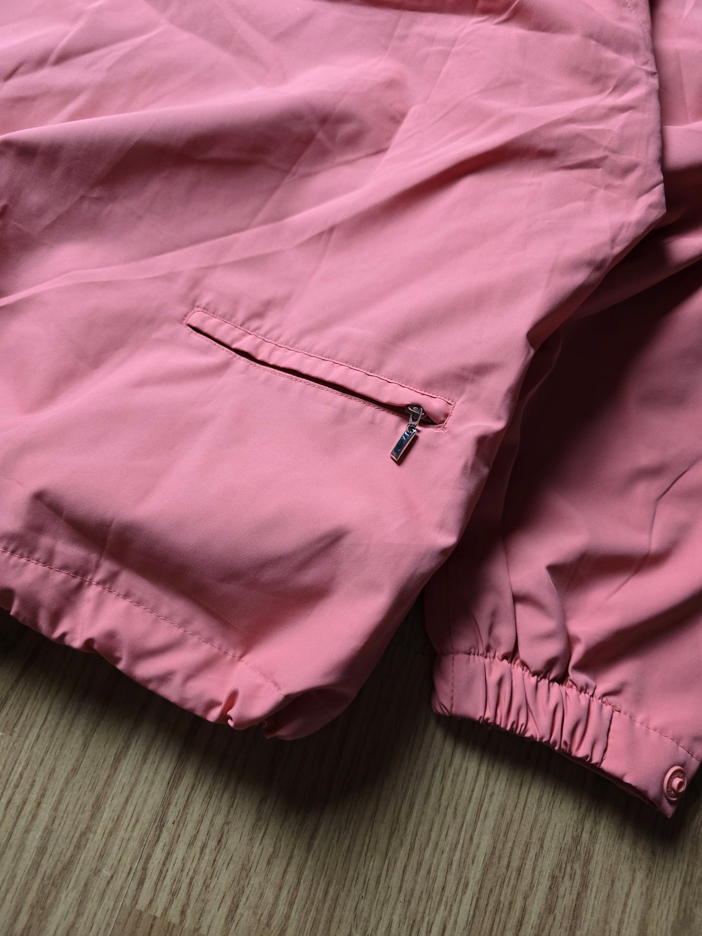 W/ 00s Balenciaga V Neck Nylon Pullover (M)