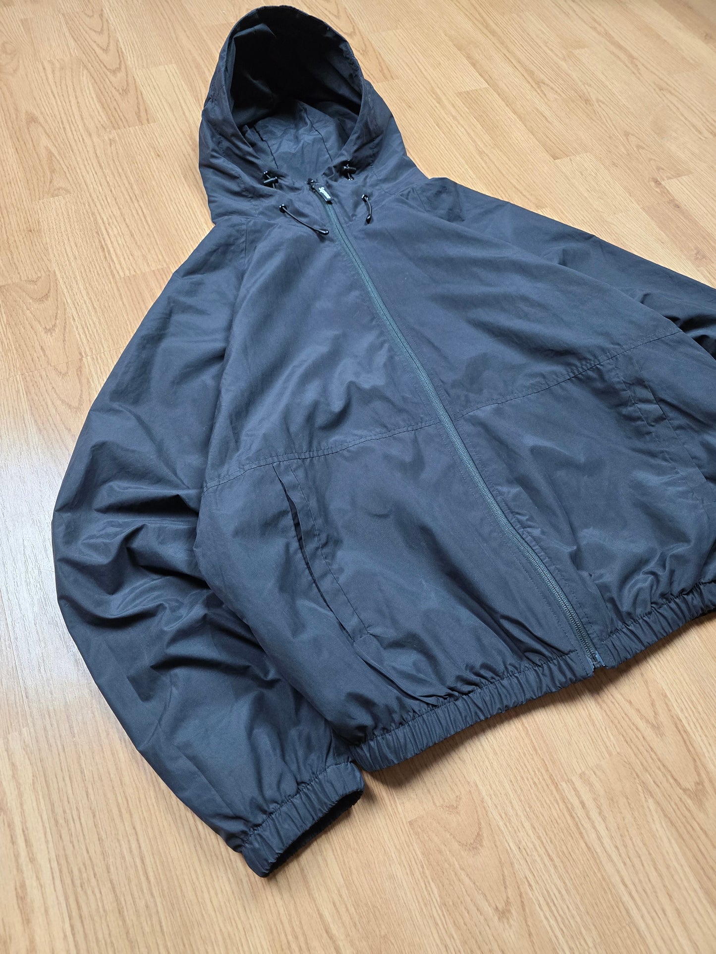 Supreme Water resistant Lightweight Nylon Hooded Jacket (L)