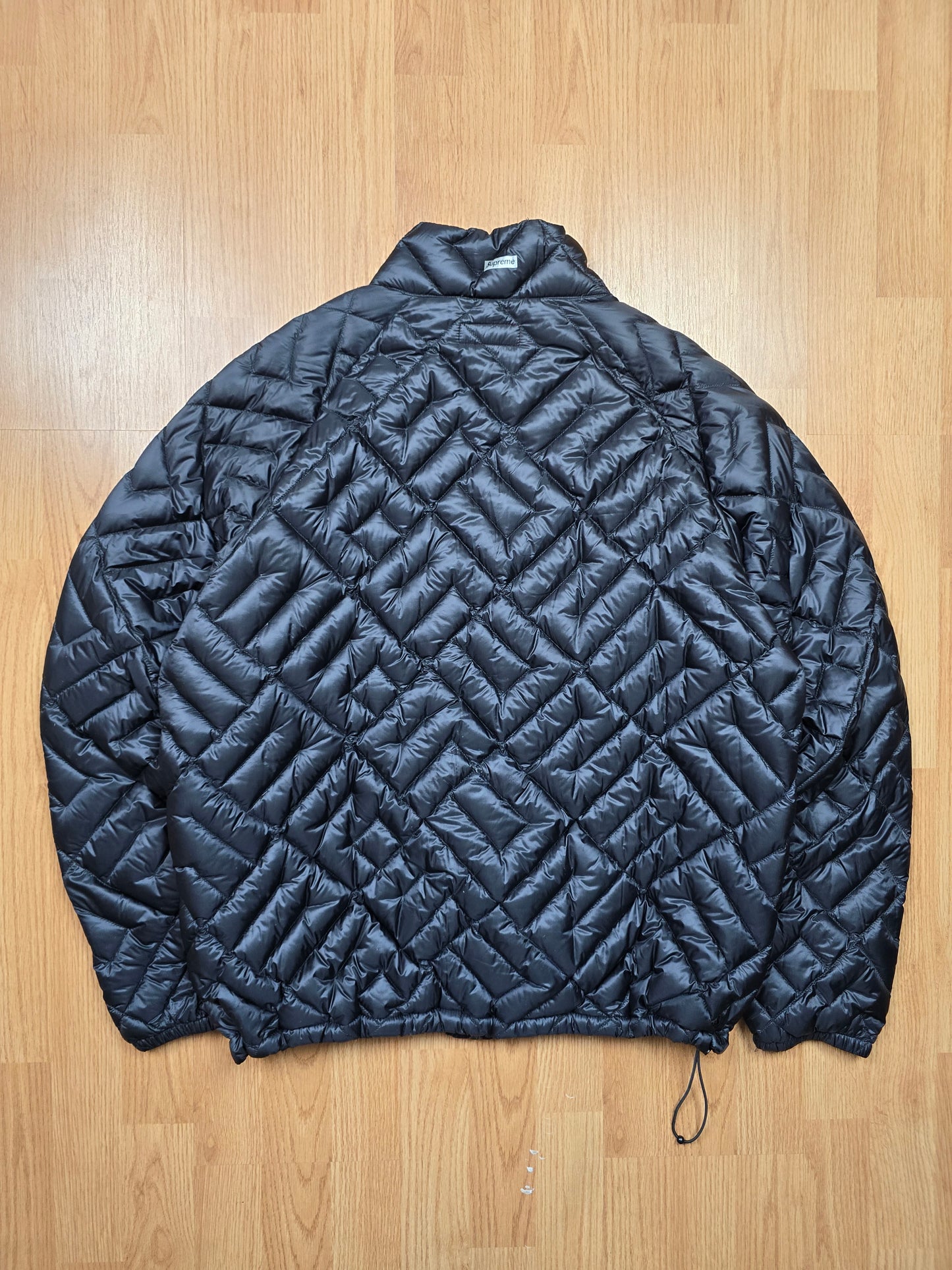 Supreme 'Spellout Quilted' Lightweight Down Pertex Puffer Jacket (L)