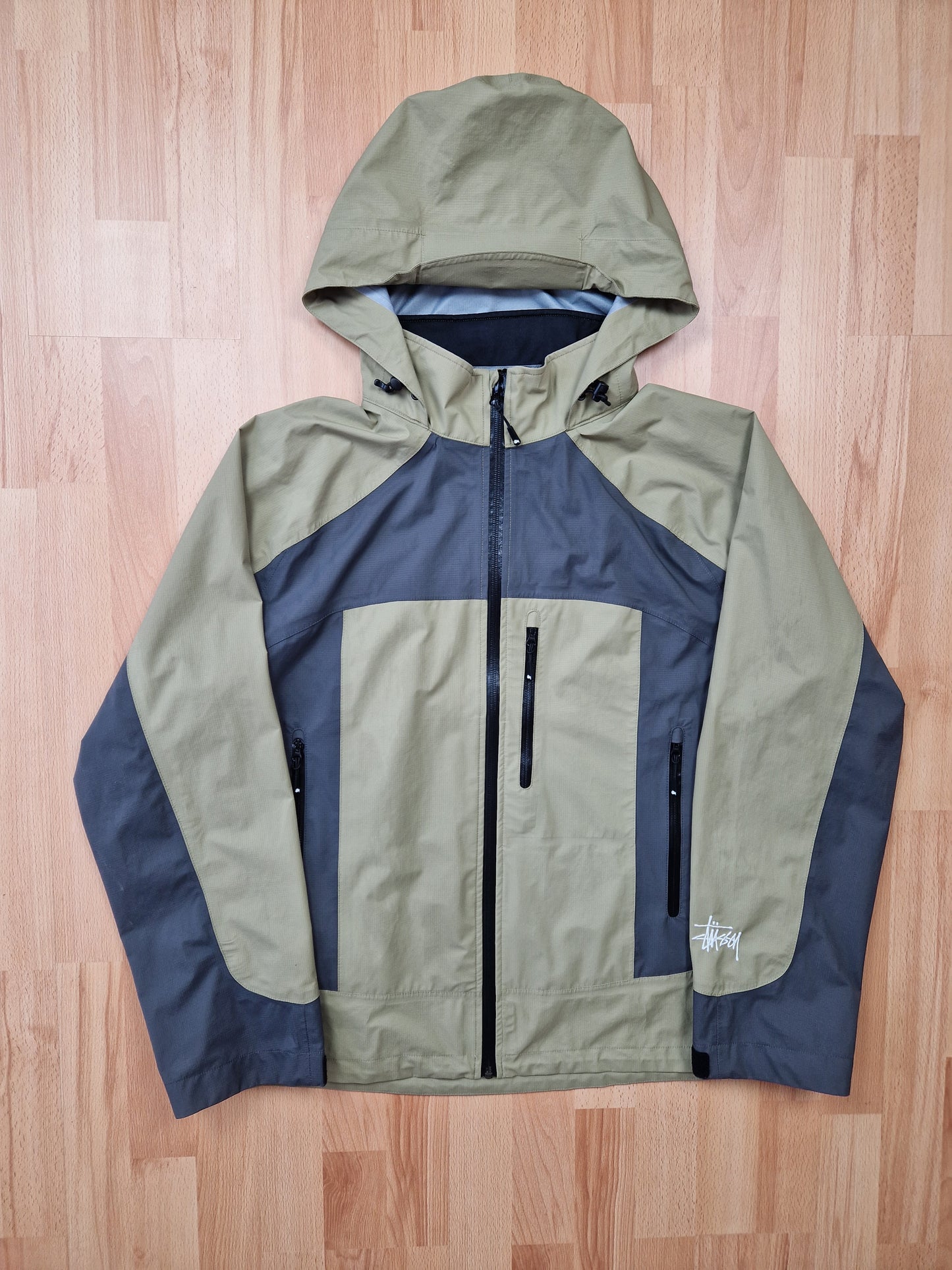 Stussy Taped Seam Rain Shell Jacket (M)