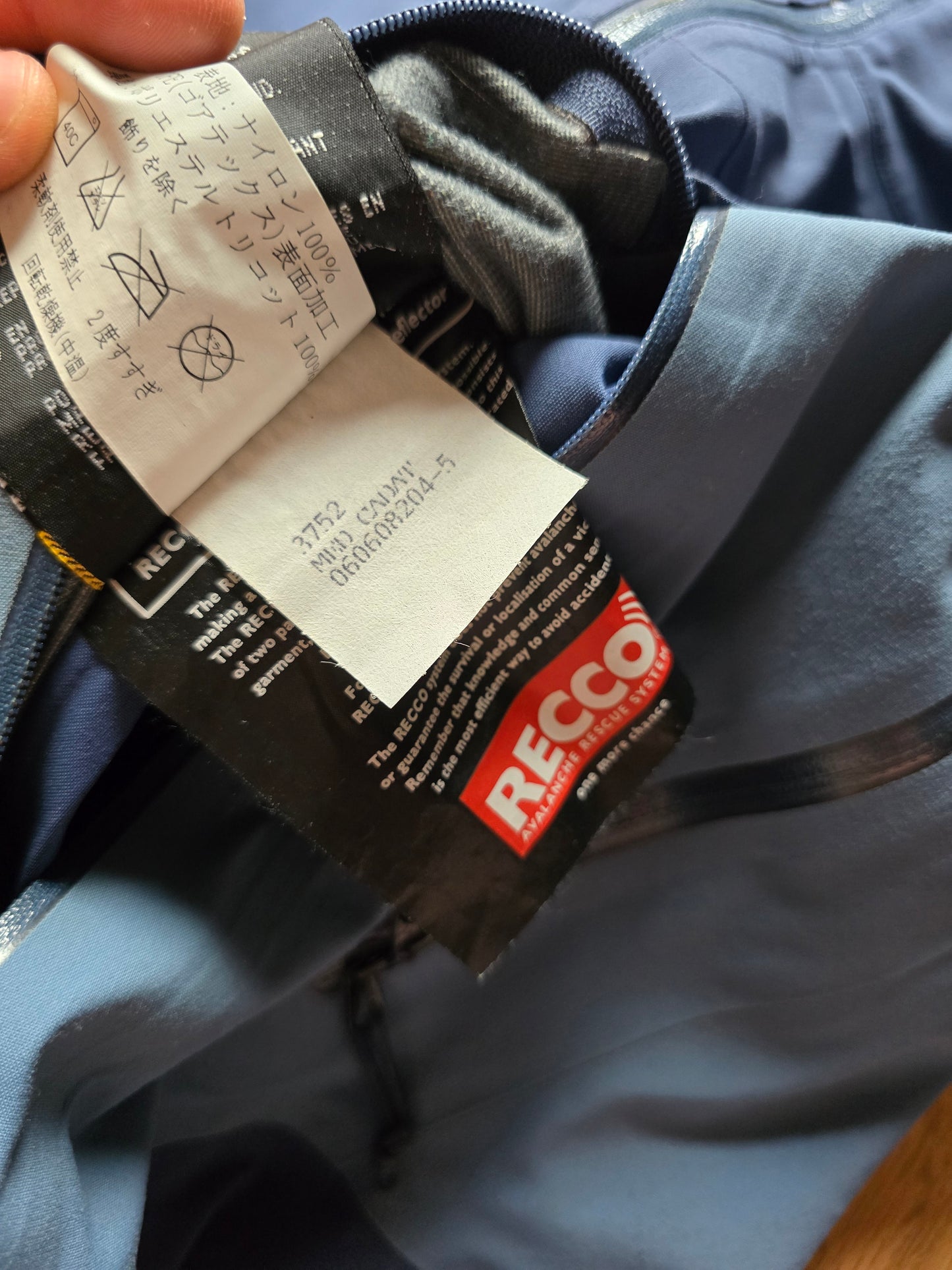Vintage Arc'teryx Gore-tex Stingray Jacket (M)