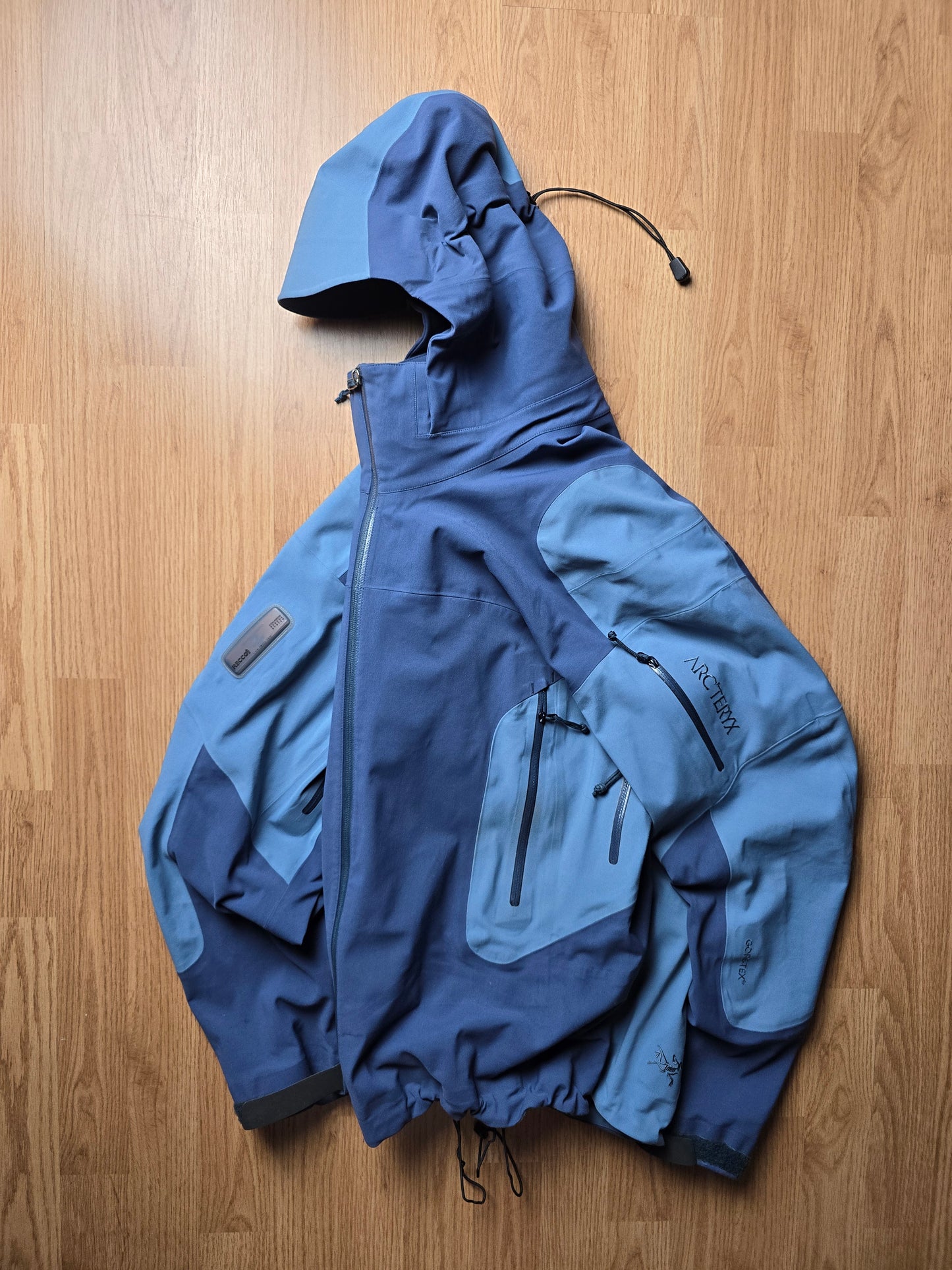 Vintage Arc'teryx Gore-tex Stingray Jacket (M)
