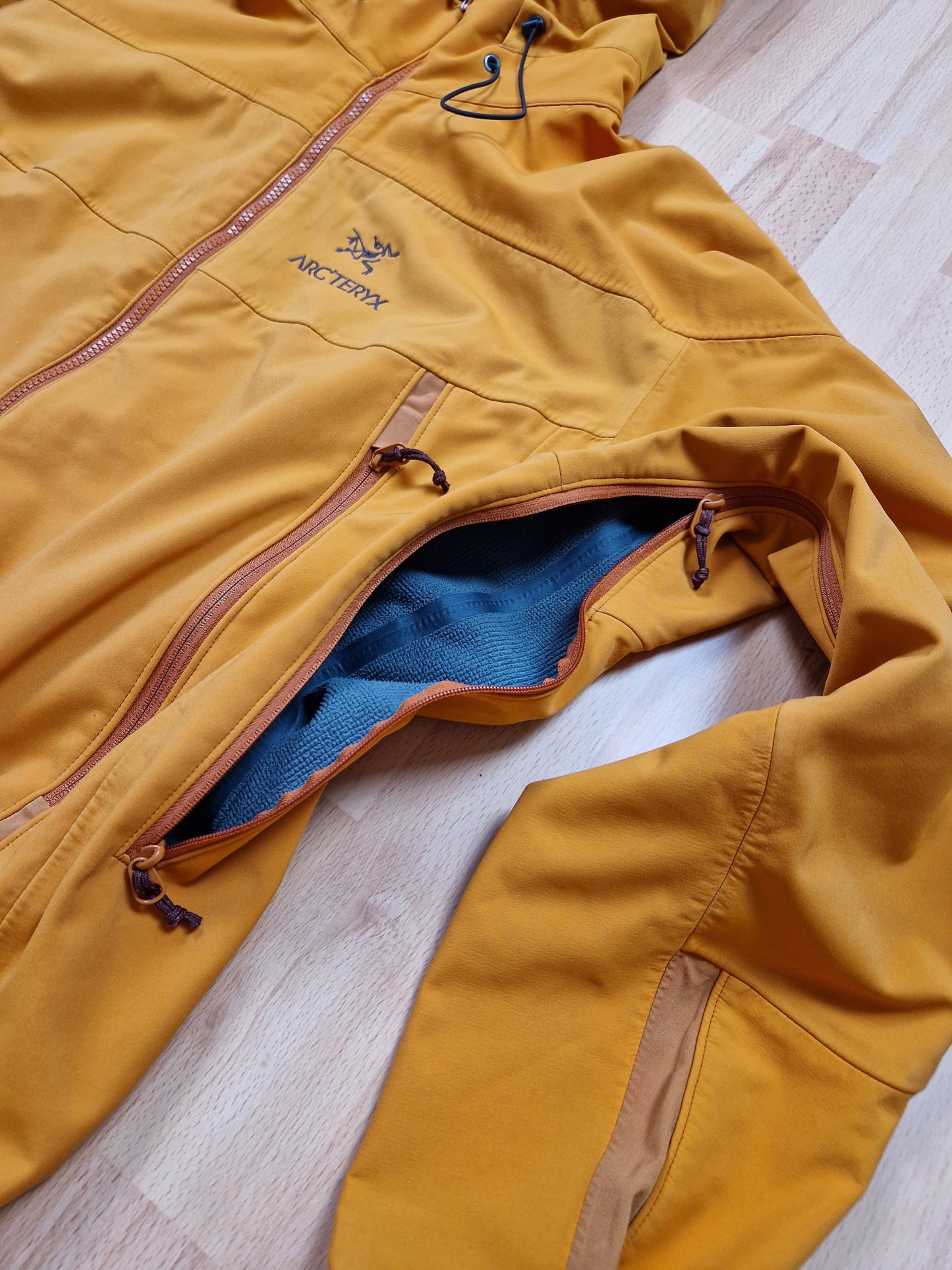 Arc'teryx 'Venta SV' Softshell Windstopper Jacket (XL)