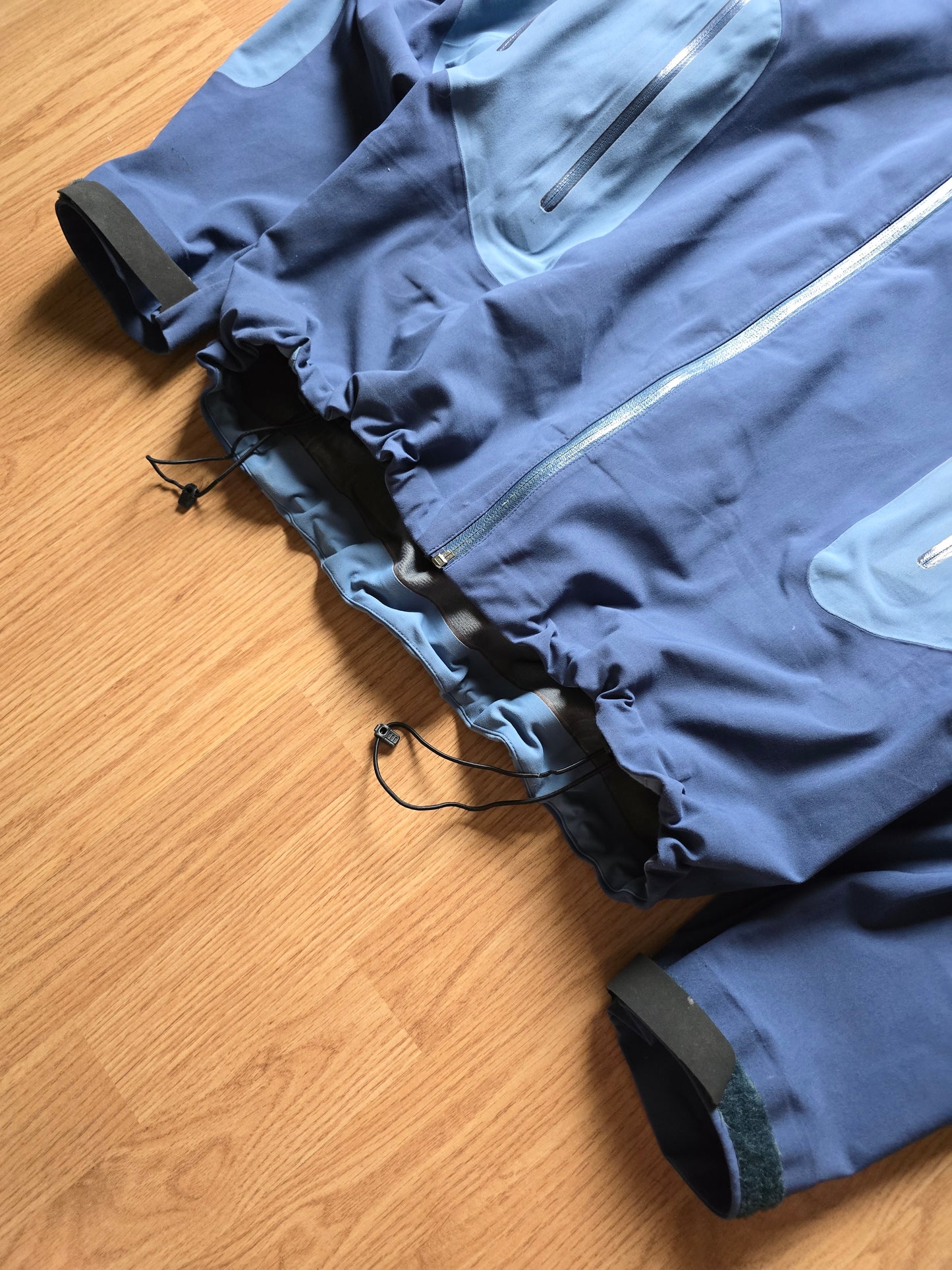 Vintage Arc'teryx Gore-tex Stingray Jacket (M)