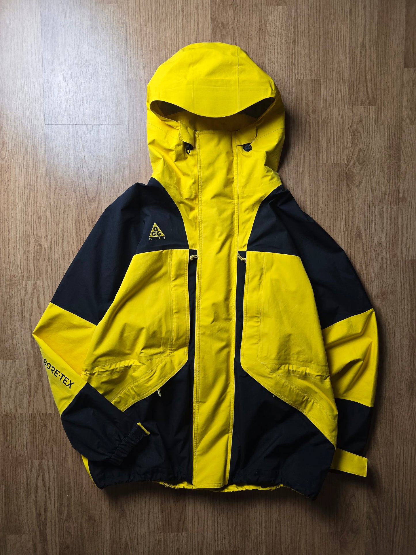 Nike ACG NRG Gore-tex Jacket (L)
