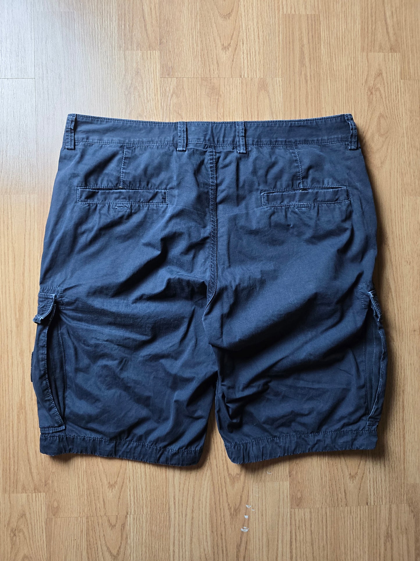 Stone Island Bermuda Cargo Shorts (W33)