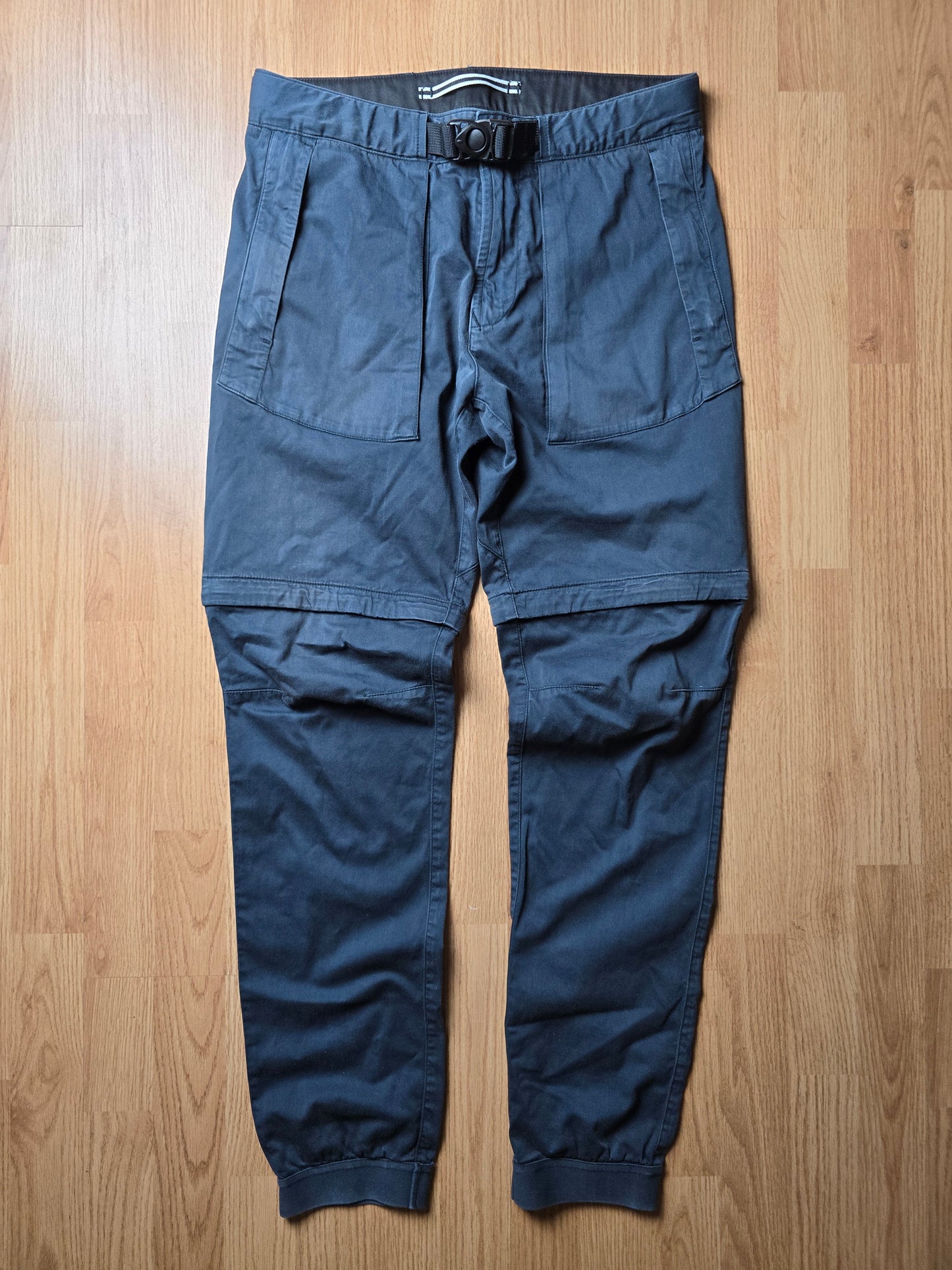 Stone Island Convertible Technical Lightweight Cargo Pants (30x31)