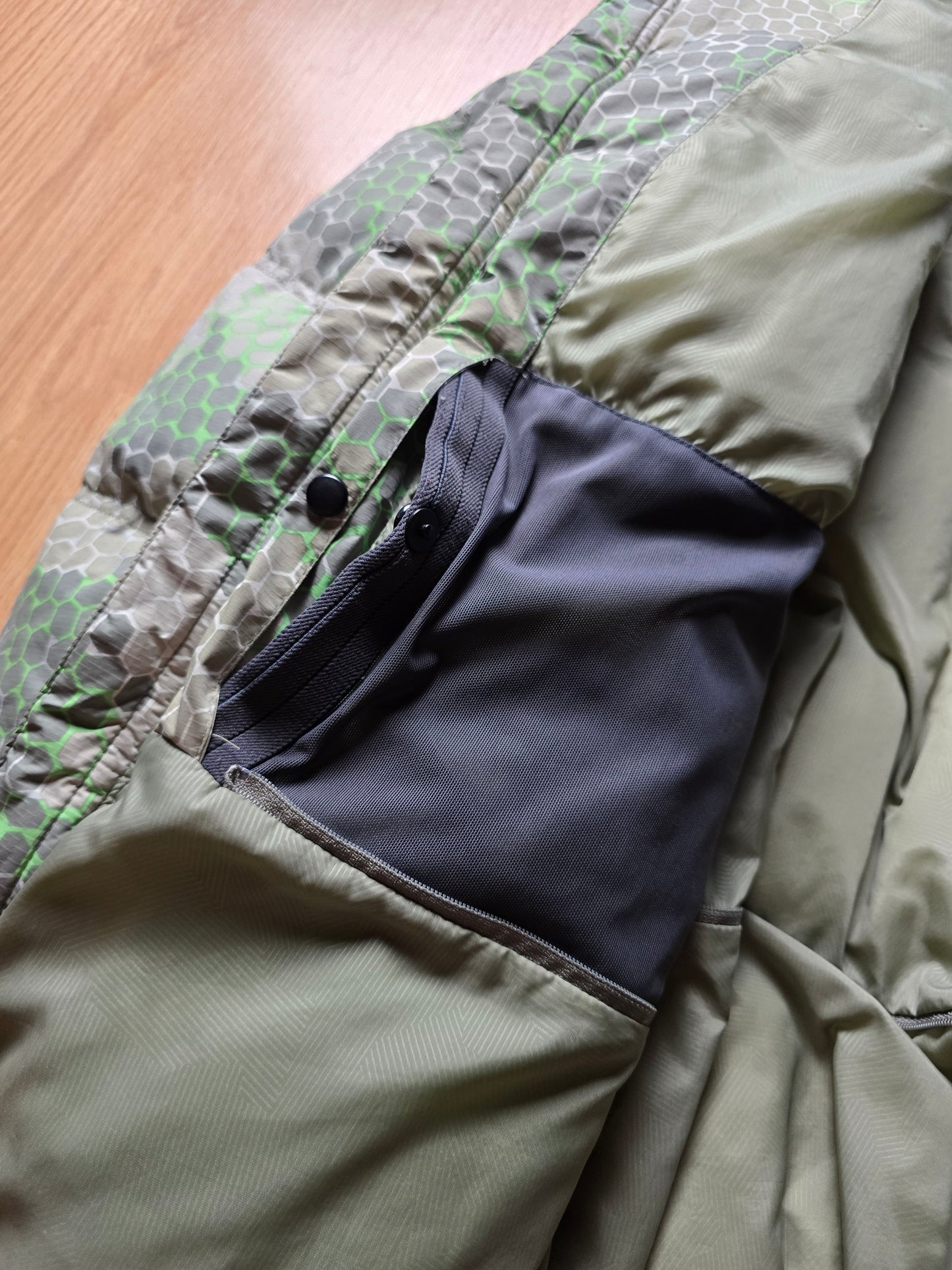00s Nike ACG Reptile Hex Camo Technical Goose Down Puffer Jacket (XL)