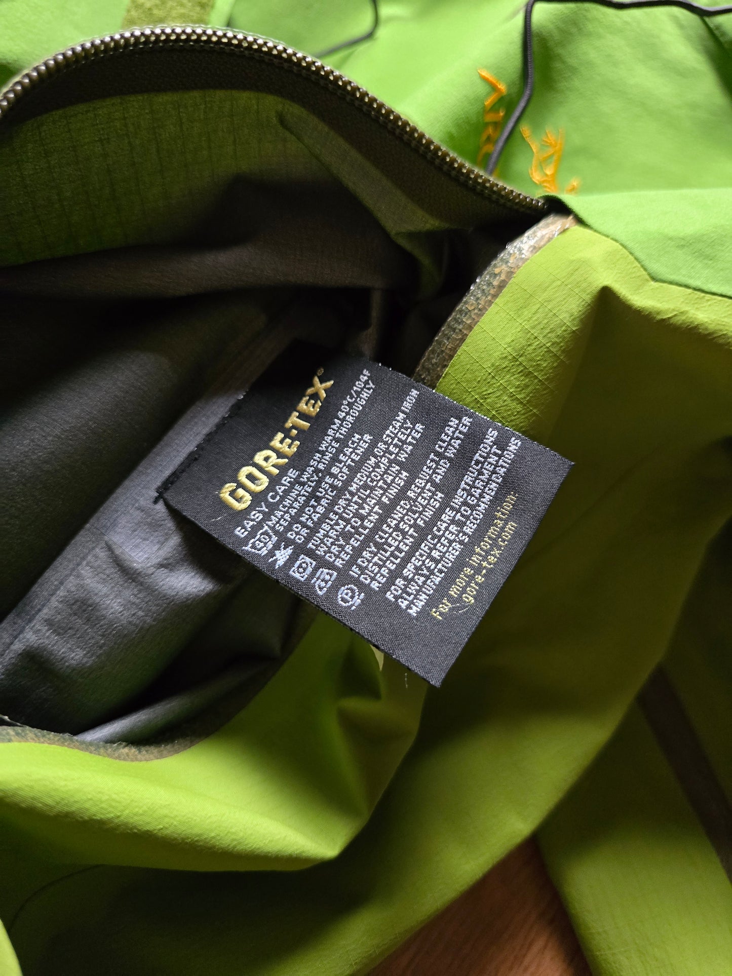 RARE Arc'teryx Vintage Beta AR Gore-tex Jacket 'Wasabi' (L)