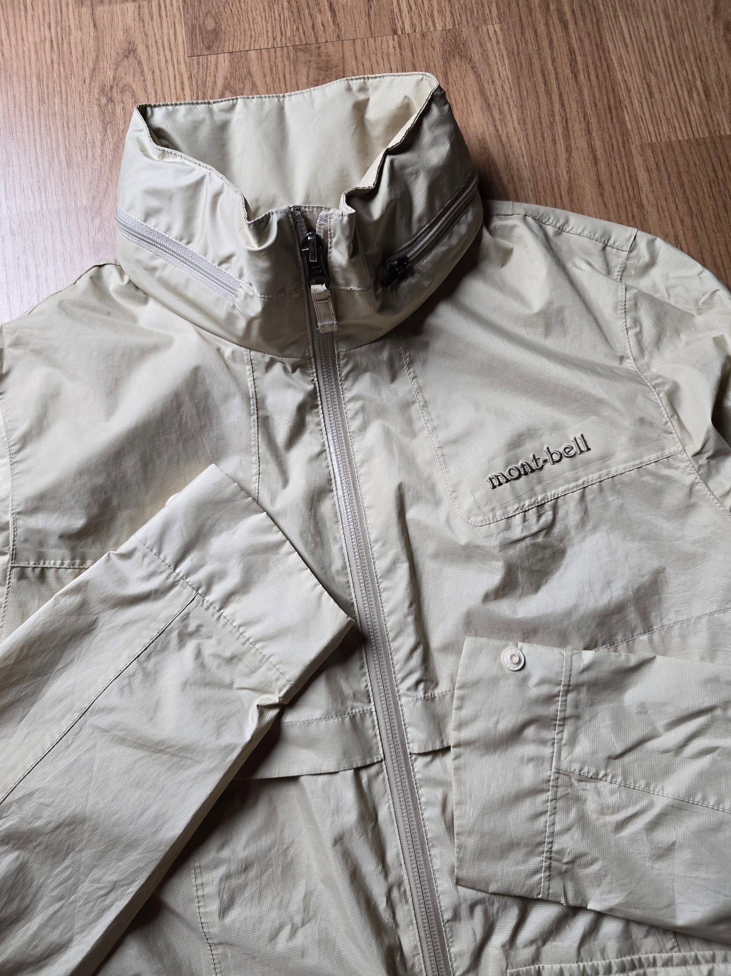 W/ Montbell Lightweight Waterproof Parka Jacket (S)