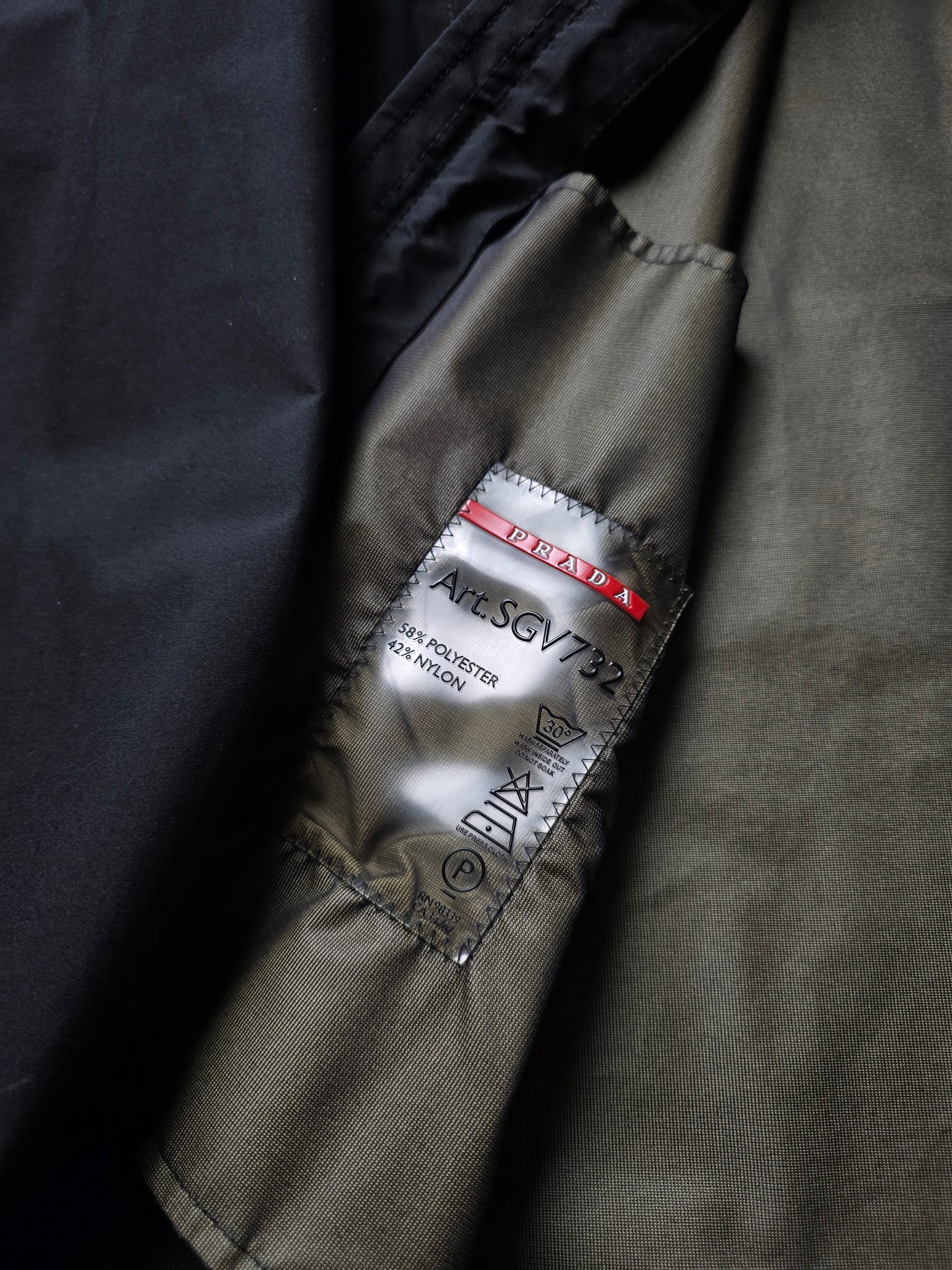 00s Prada Sport Gore-tex Mac Jacket (L)