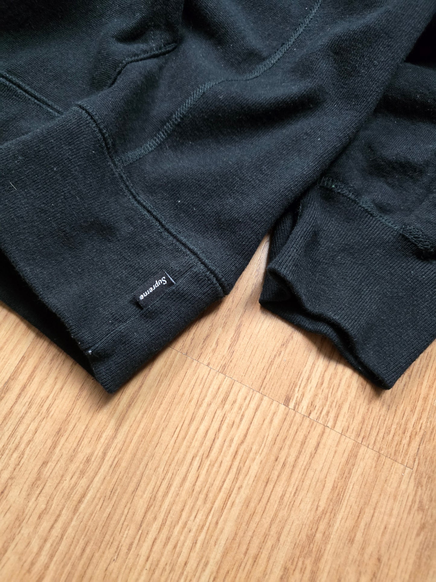 Supreme Raised Handsyle Hoodie (L)