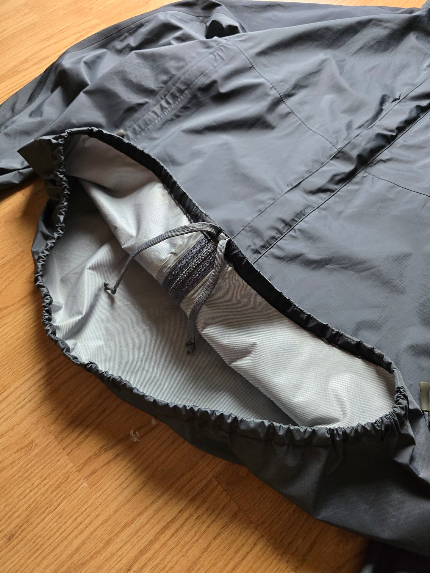 Montbell Taped Seam Waterproof 2-Tone Jacket (XL)
