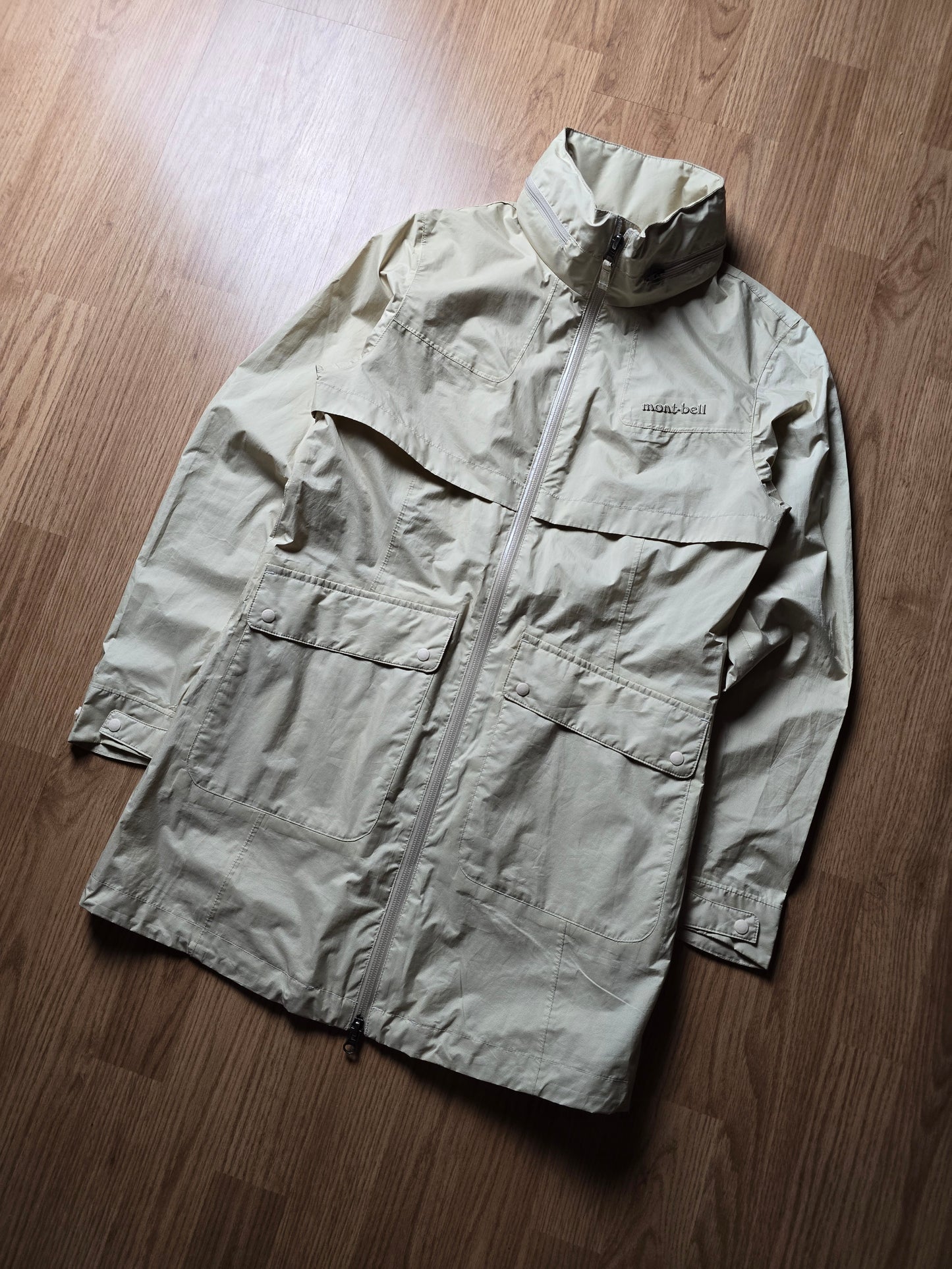 W/ Montbell Lightweight Waterproof Parka Jacket (S)