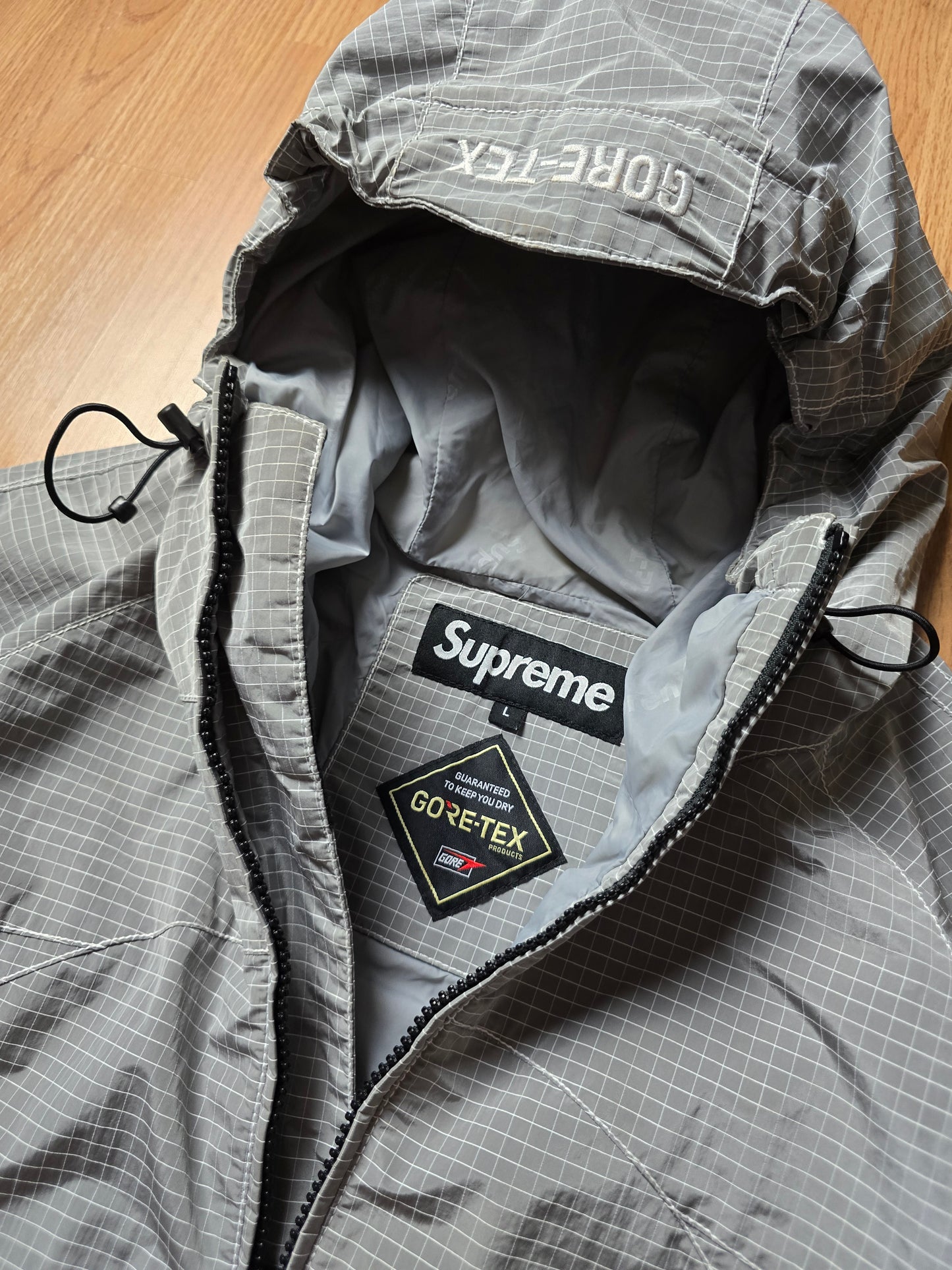 Supreme Gore-Tex Contrast Stitch Anorak (L)