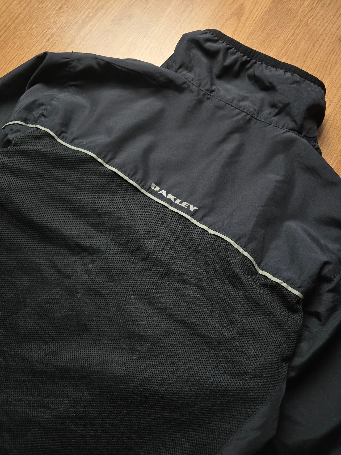 Vintage Oakley Reflective Mesh Panelled Windbreaker Jacket (S)