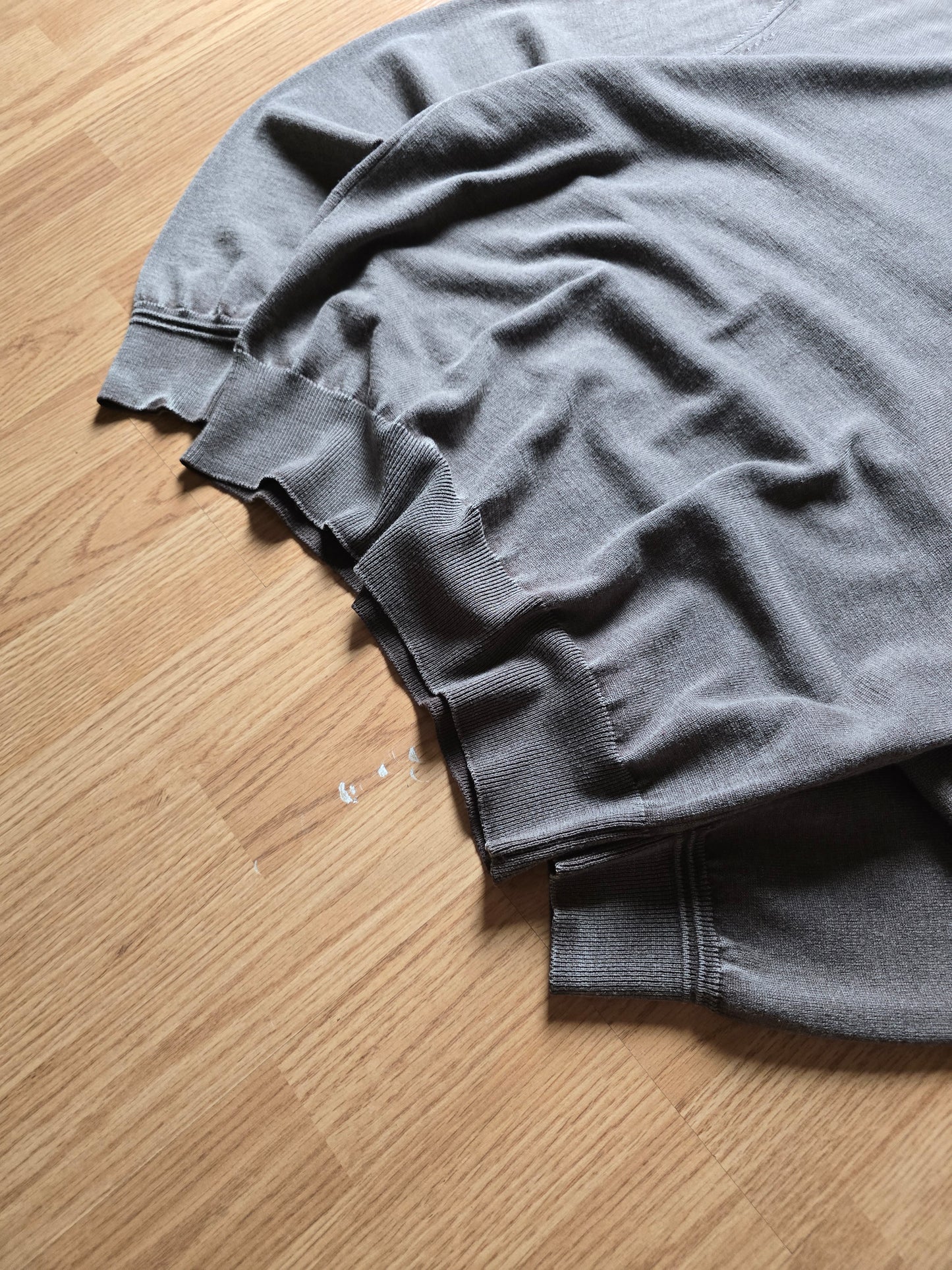 Stone Island V-Neck Lightweight Knit Sweater (M)