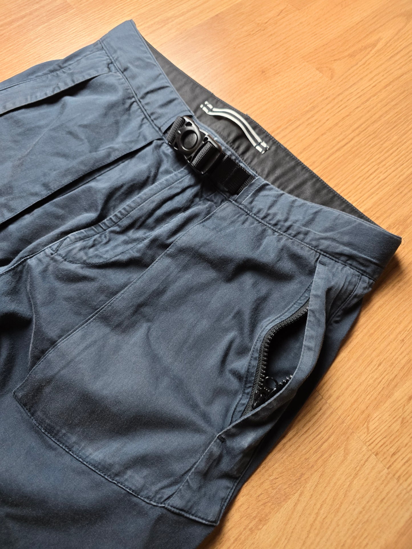 Stone Island Convertible Technical Lightweight Cargo Pants (30x31)