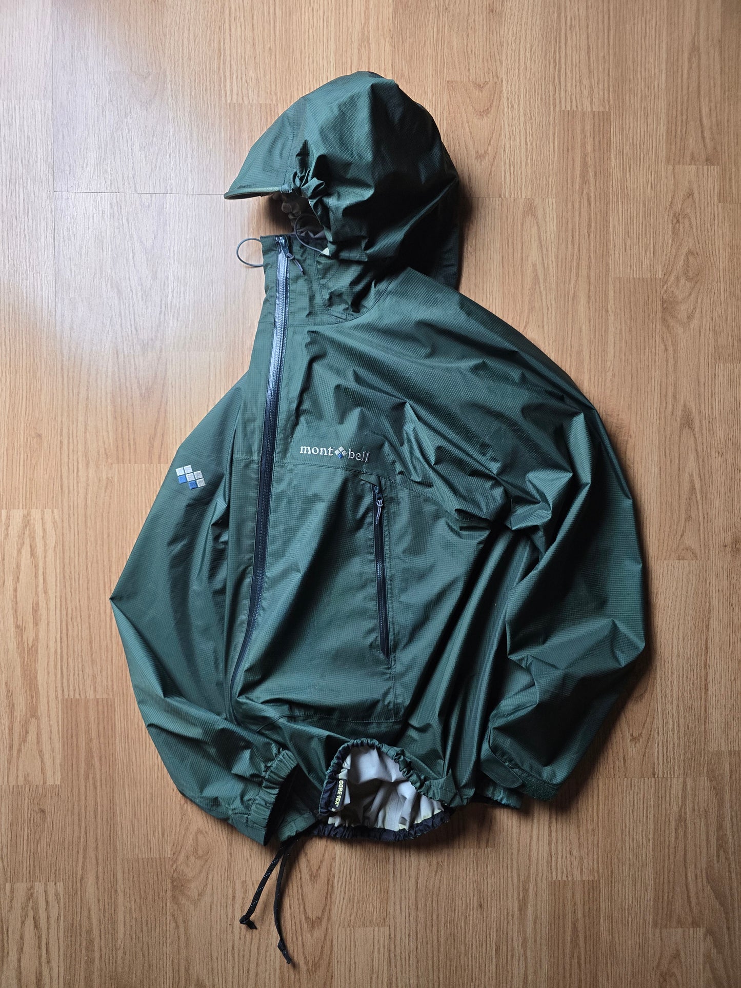 Vintage Montbell Gore-tex Waterproof Rain Jacket (M)