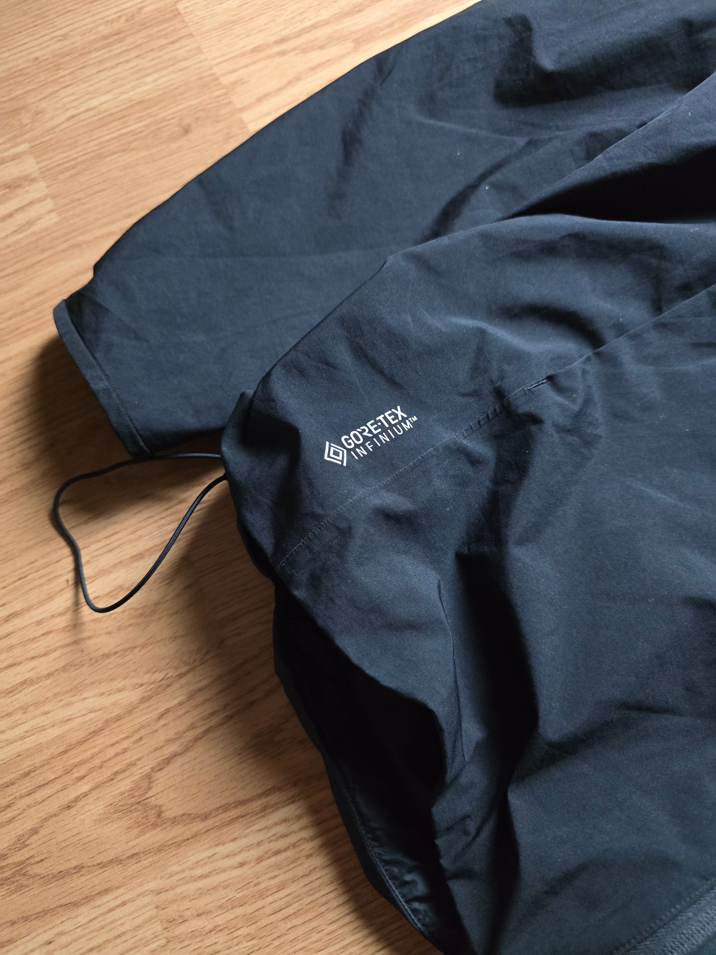 Arc'teryx 'Solano' Goretex Infinium Jacket (XL)