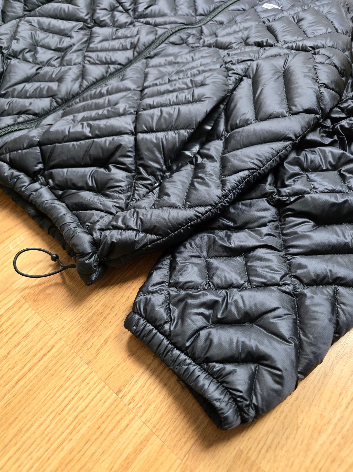 Supreme 'Spellout Quilted' Lightweight Down Pertex Puffer Jacket (L)