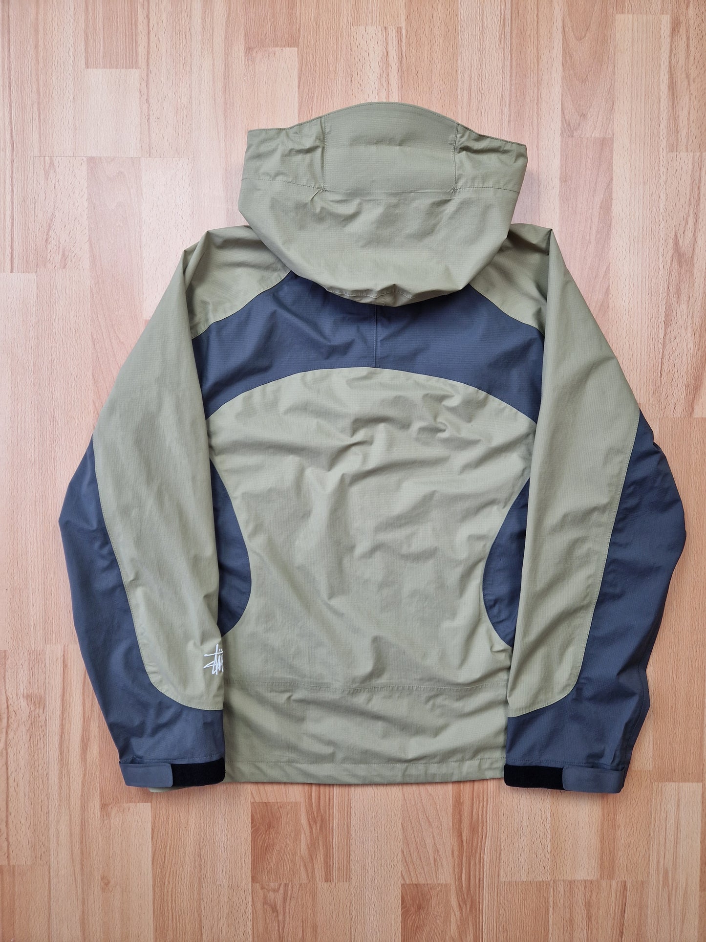 Stussy Taped Seam Rain Shell Jacket (M)