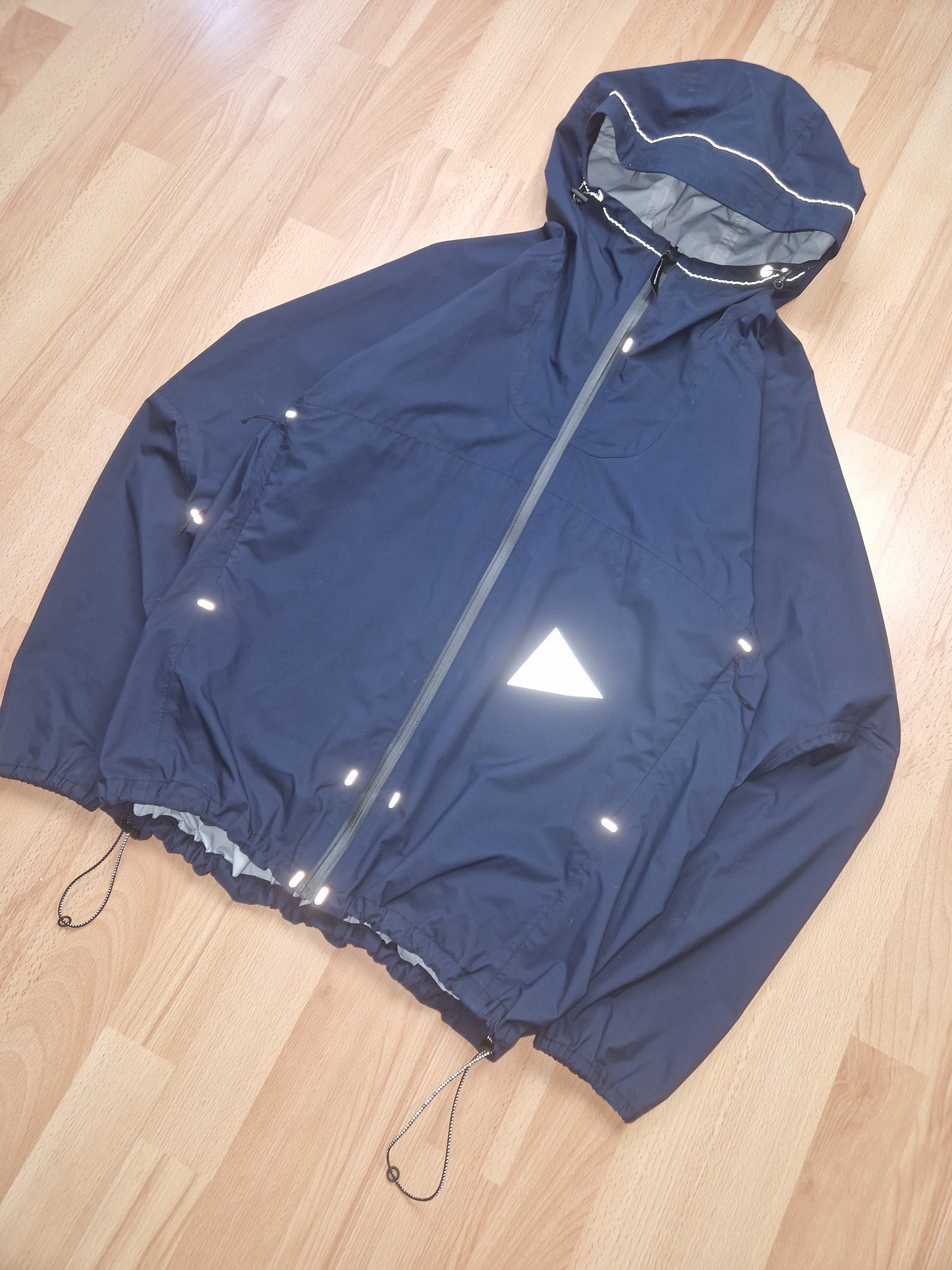And Wander 3L Light Rain Jacket (M/L)