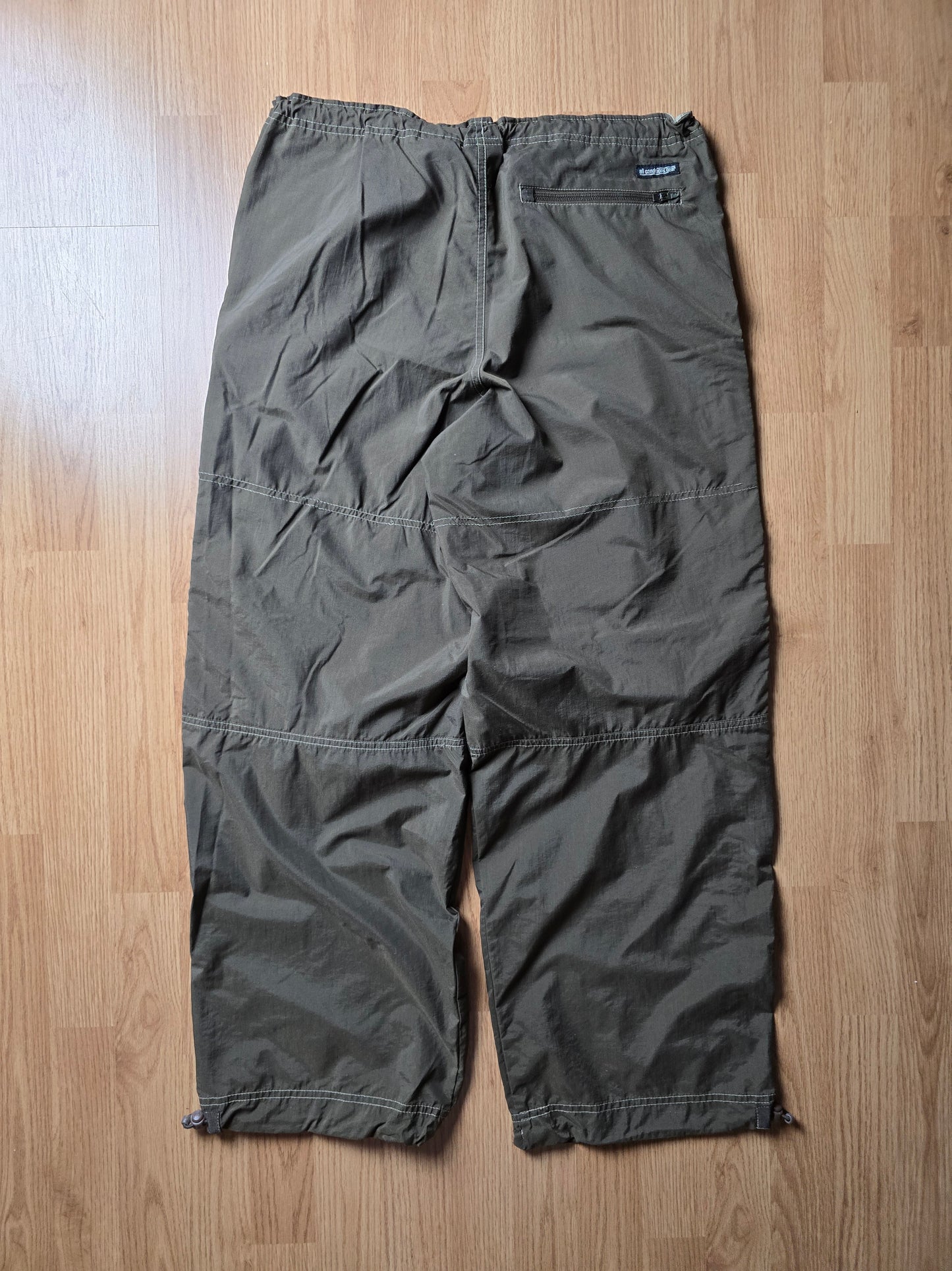 Vintage Nike ACG Baggy Parachute Pants (M)