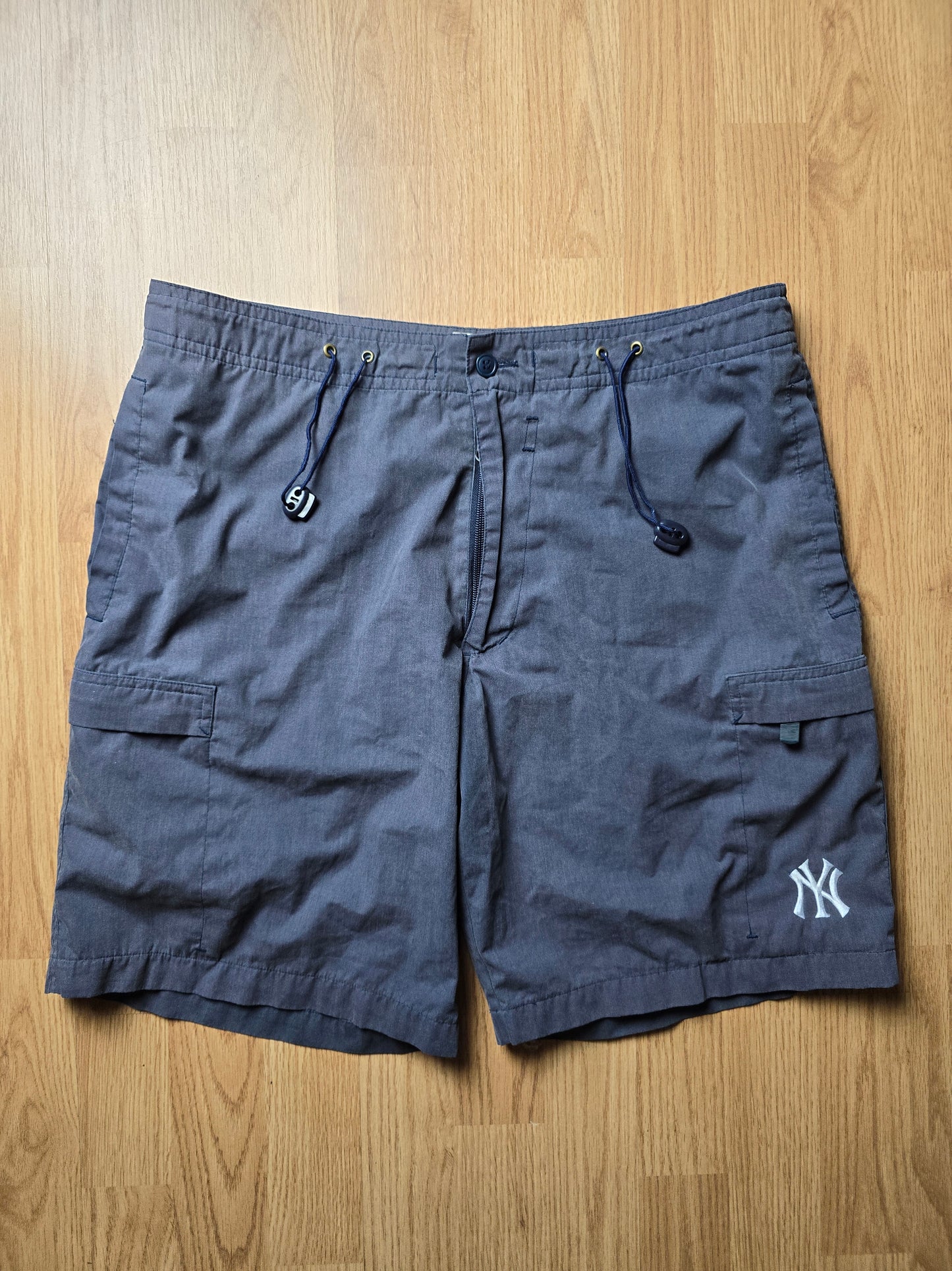Vintage Yankees Cargo Shorts (L)