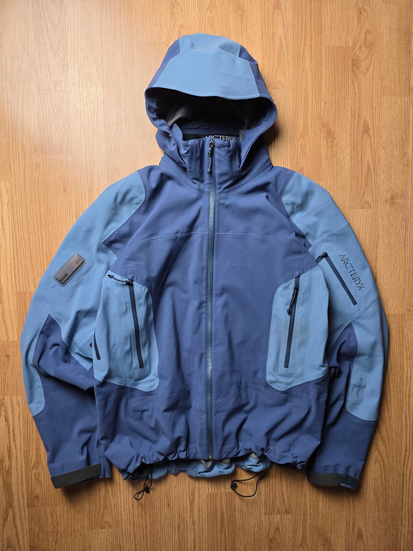 Vintage Arc'teryx Gore-tex Stingray Jacket (M)