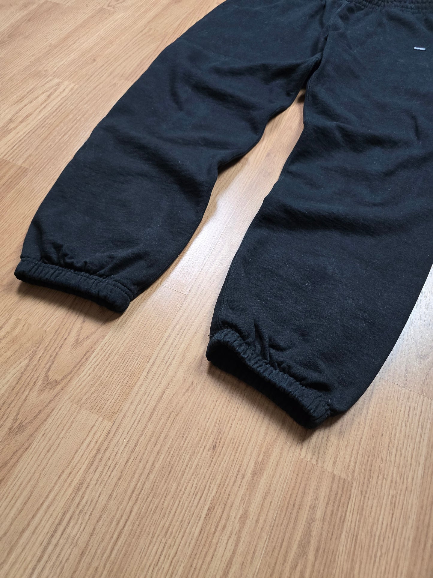 Supreme Baggy Small Box Logo Sweatpants/Joggers (L)