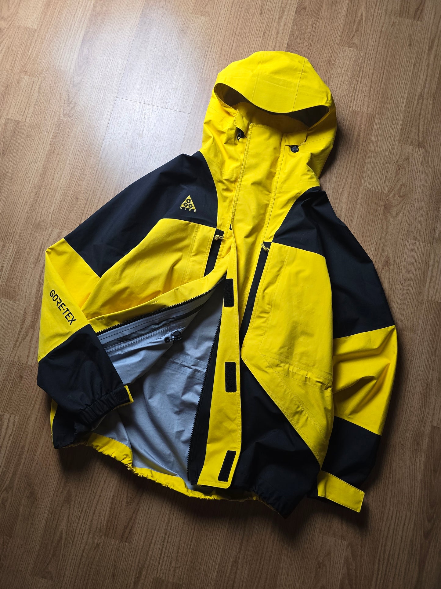 Nike ACG NRG Gore-tex Jacket (L)