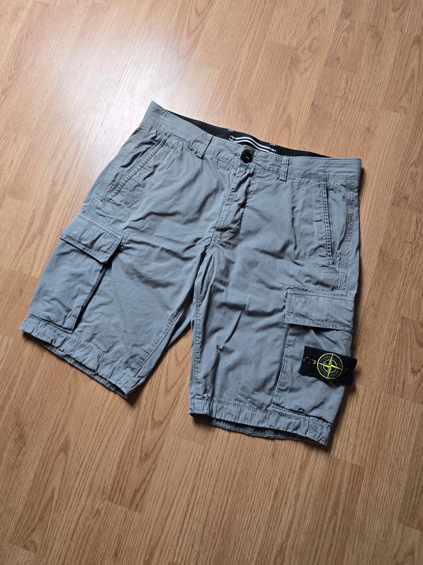 Stone Island Bermuda Cargo Shorts (W32)