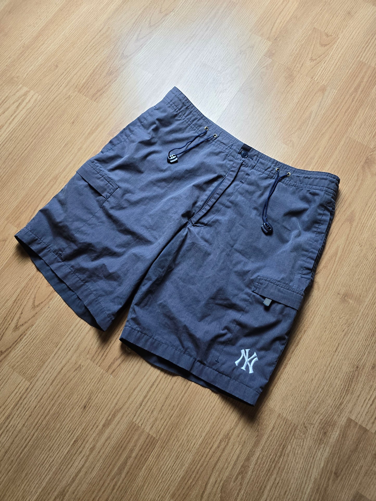 Vintage Yankees Cargo Shorts (L)
