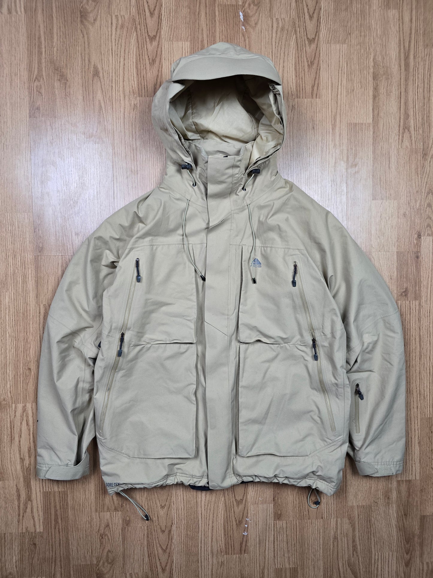 Nike ACG Gore-tex Technical Gargo Jacket (XL)