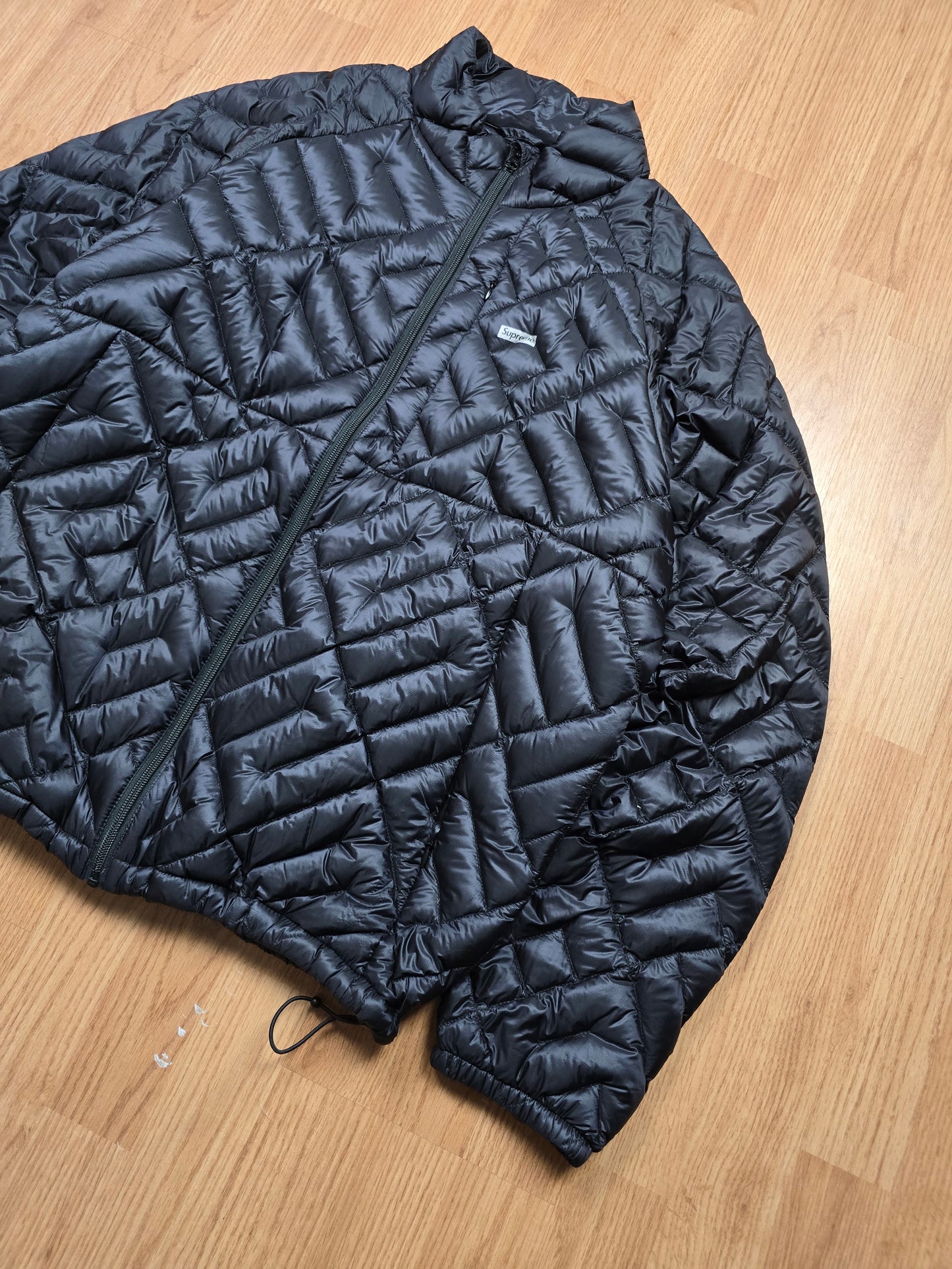 Supreme 'Spellout Quilted' Lightweight Down Pertex Puffer Jacket (L)
